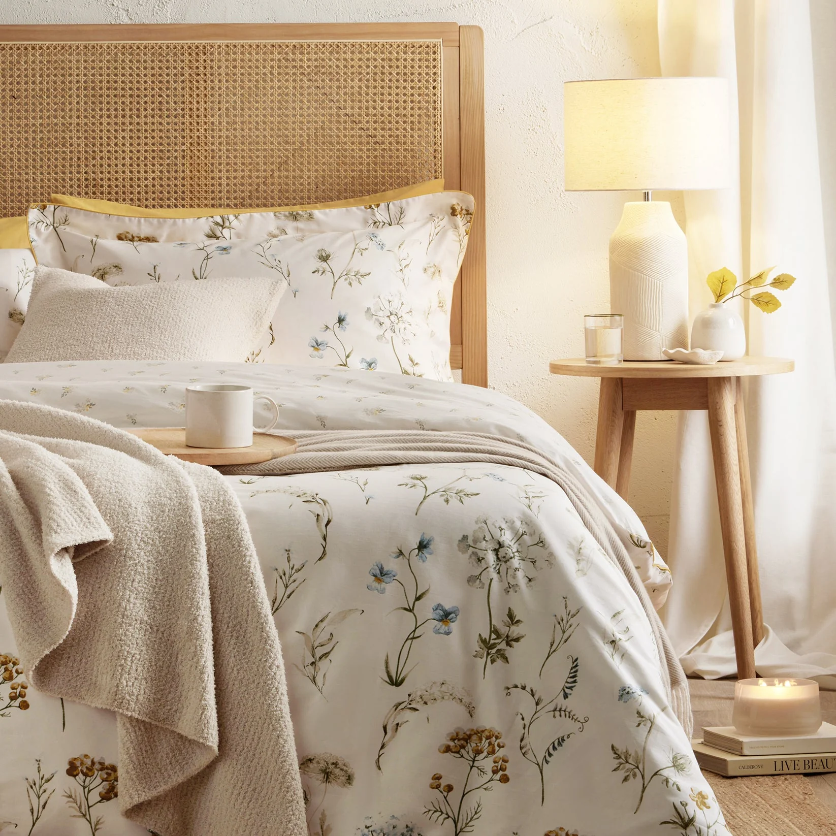 Jardin 300 Thread Count Reversible Duvet Cover & Pillowcases Set - Multi