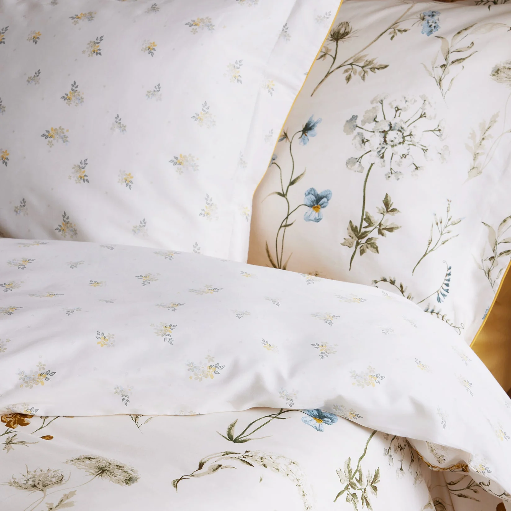 Jardin 300 Thread Count Reversible Duvet Cover & Pillowcases Set - Multi - Image 2