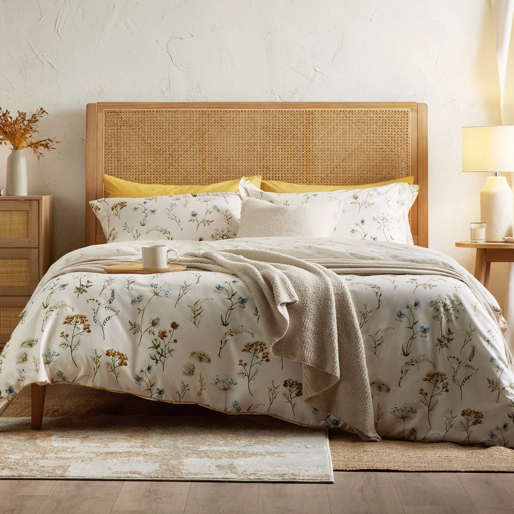 Jardin 300 Thread Count Reversible Duvet Cover & Pillowcases Set - Multi - Image 3
