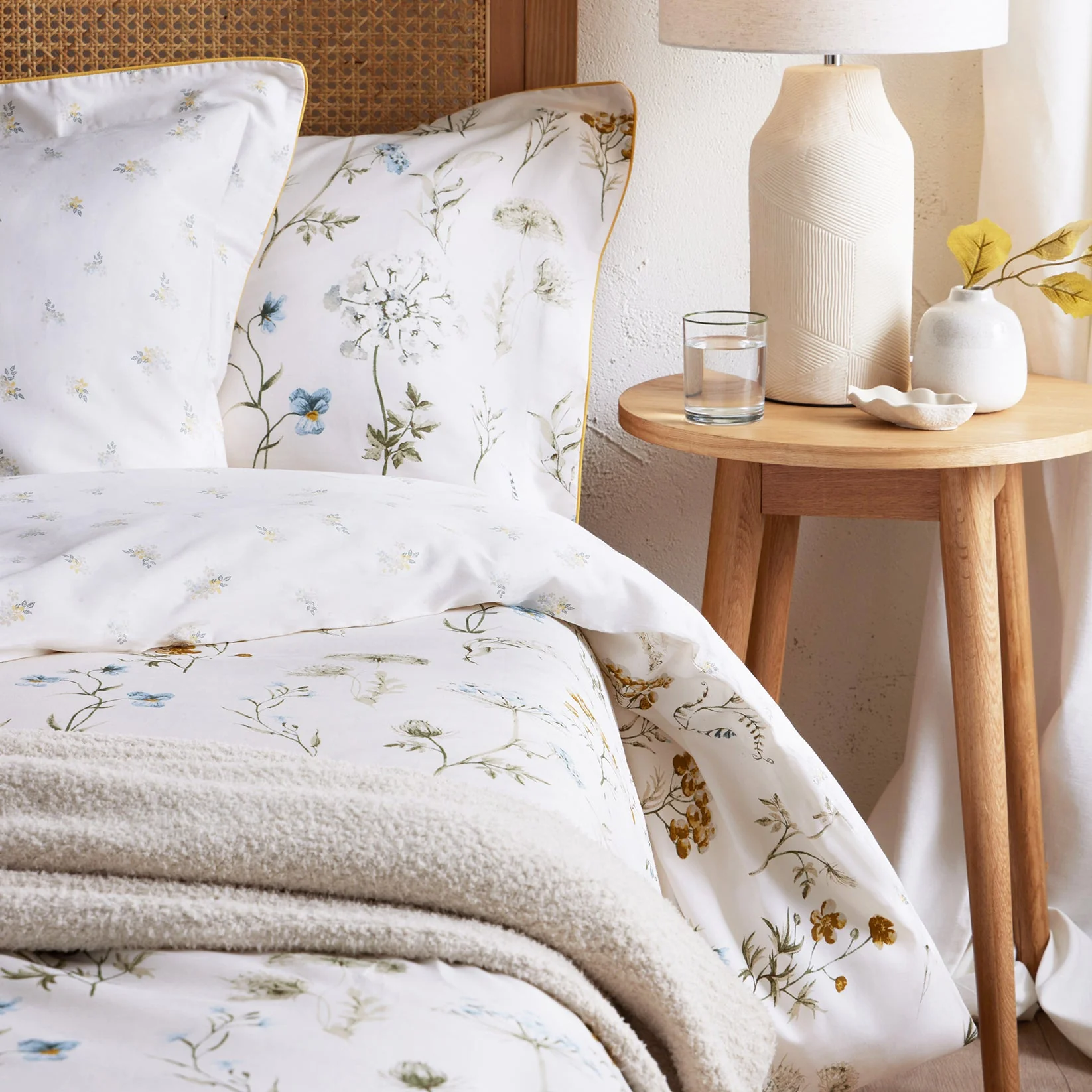 Jardin 300 Thread Count Reversible Duvet Cover & Pillowcases Set - Multi - Image 5