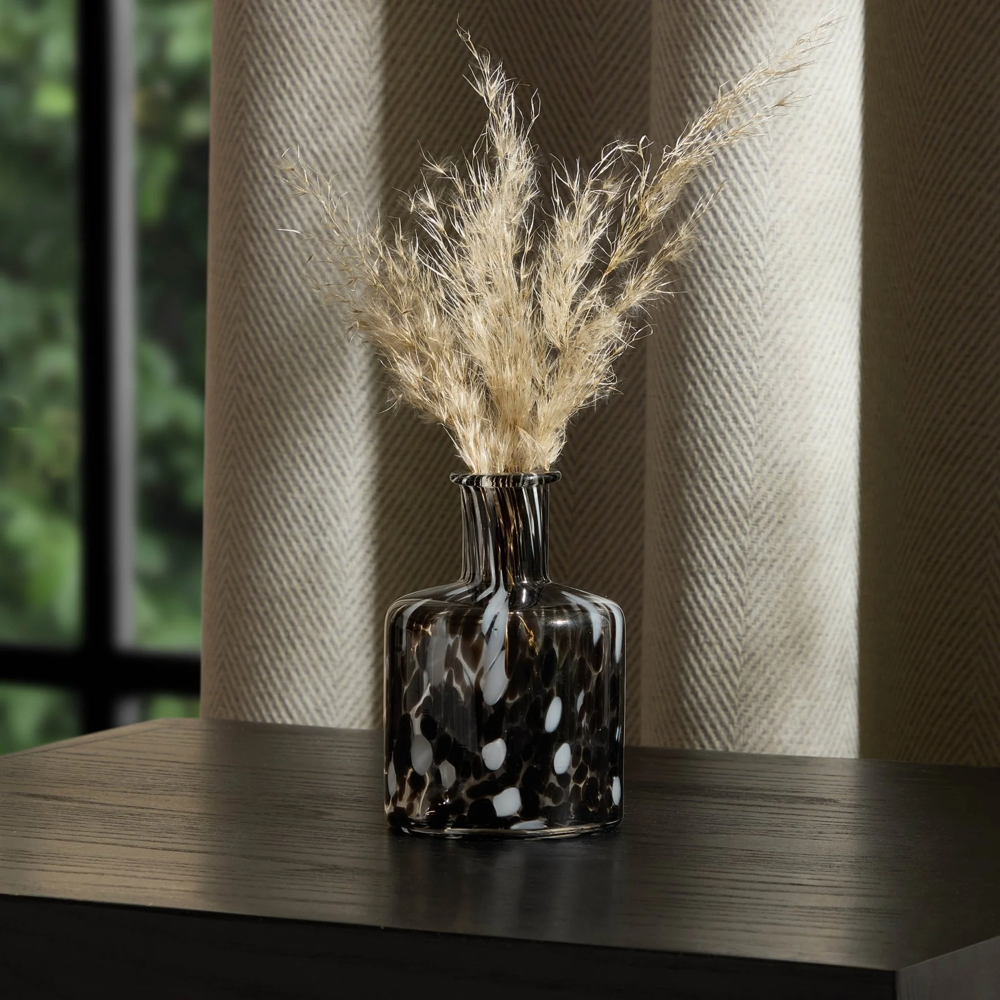 Jasmine Confetti Vase - Black/White