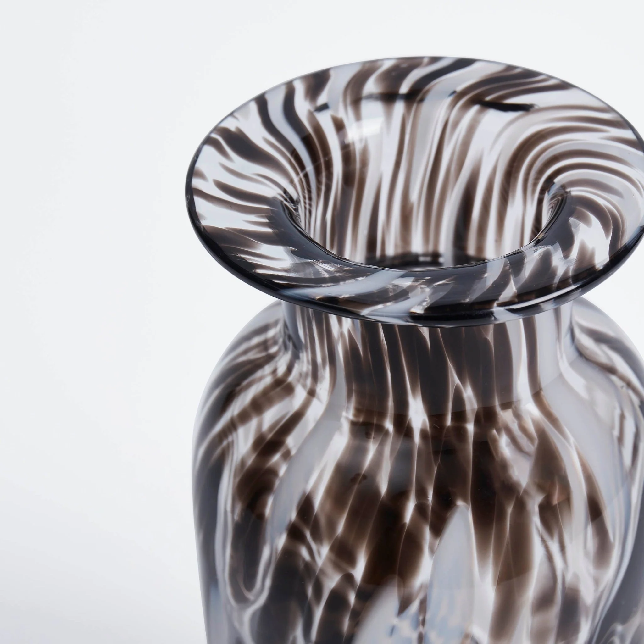 Jasmine Confetti Vase - Black/White - Image 5