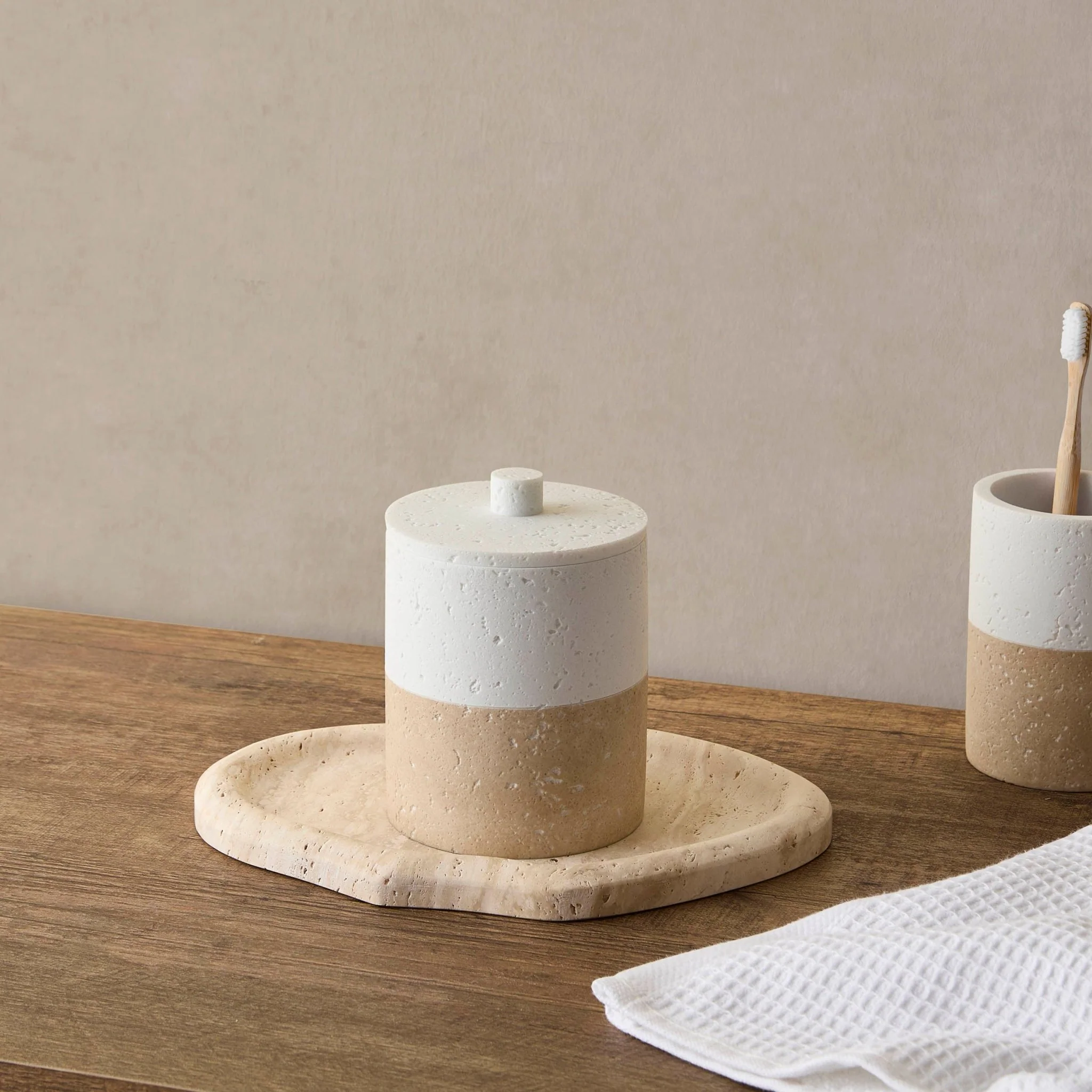 Juliet Stone Effect Resin Storage Pot - Natural/White