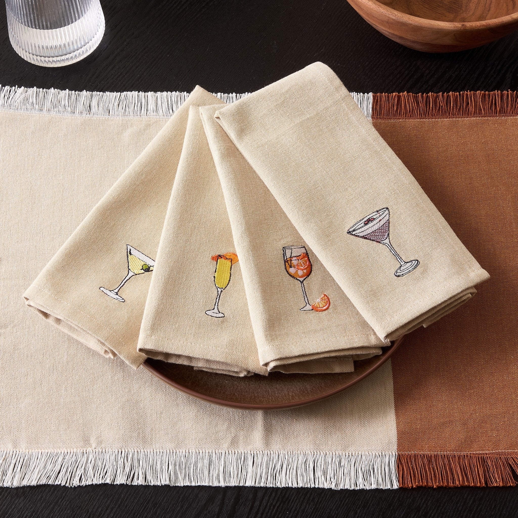 Julio Drink Embroidered Set of 4 Napkins - Natural