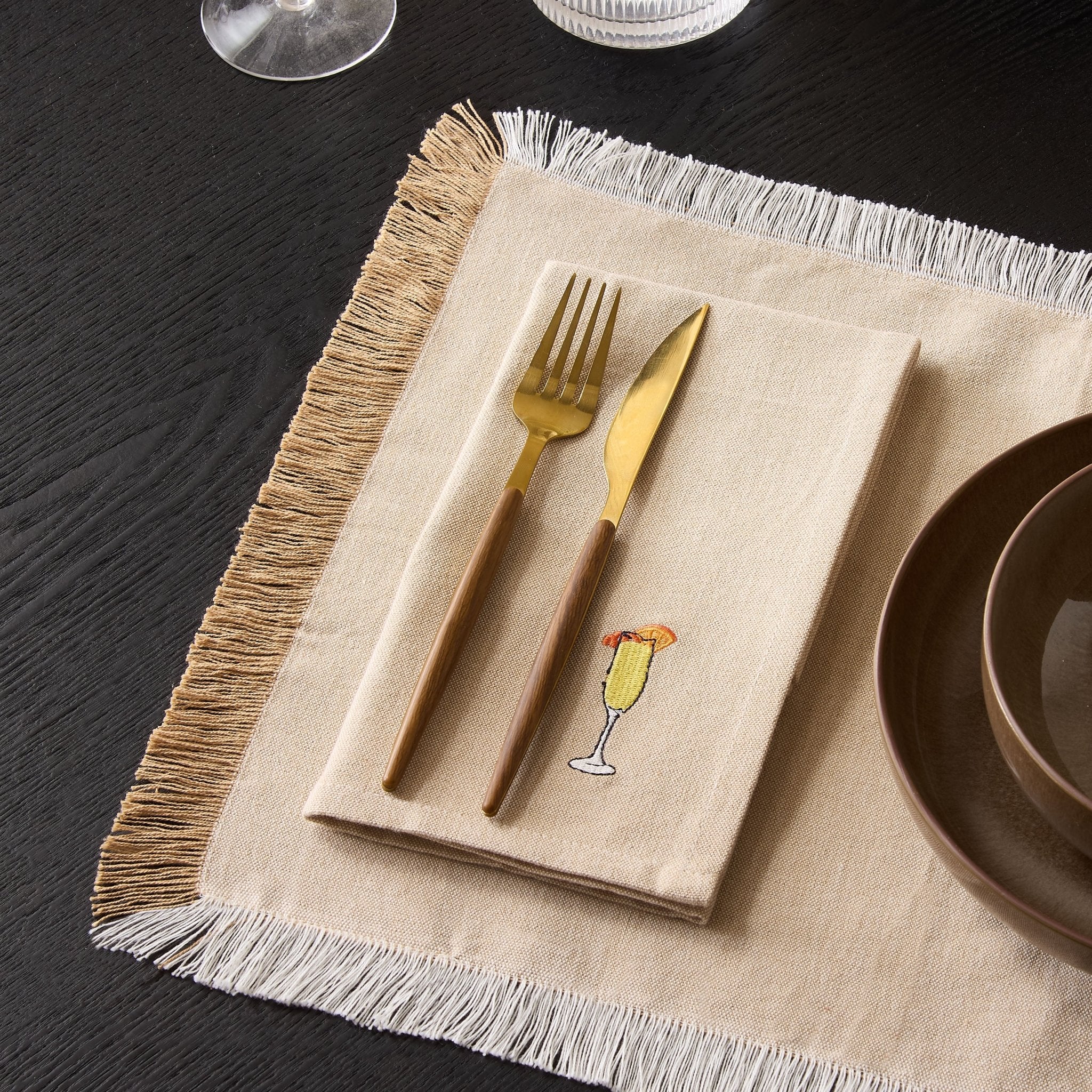 Julio Drink Embroidered Set of 4 Napkins - Natural - Image 3