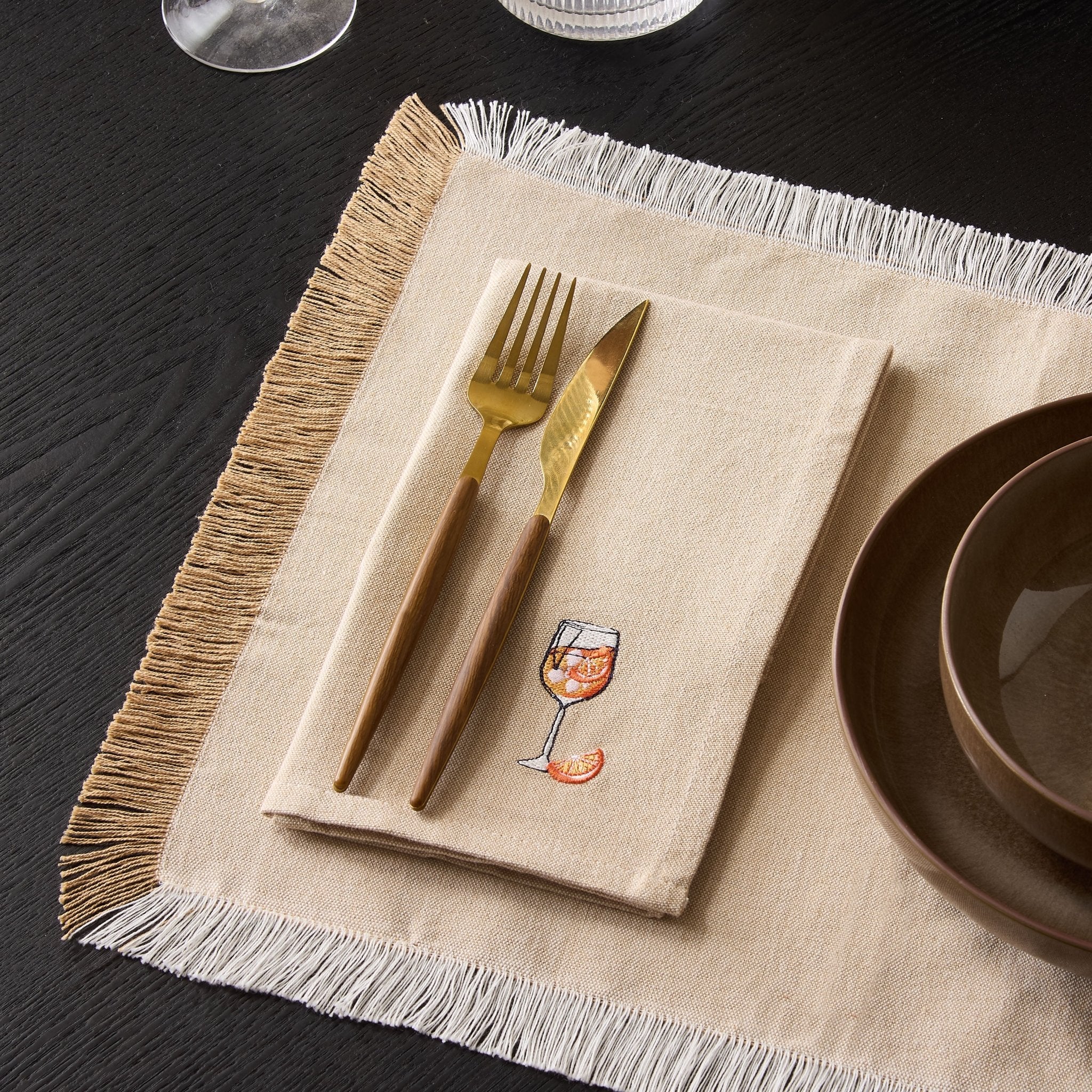 Julio Drink Embroidered Set of 4 Napkins - Natural - Image 4