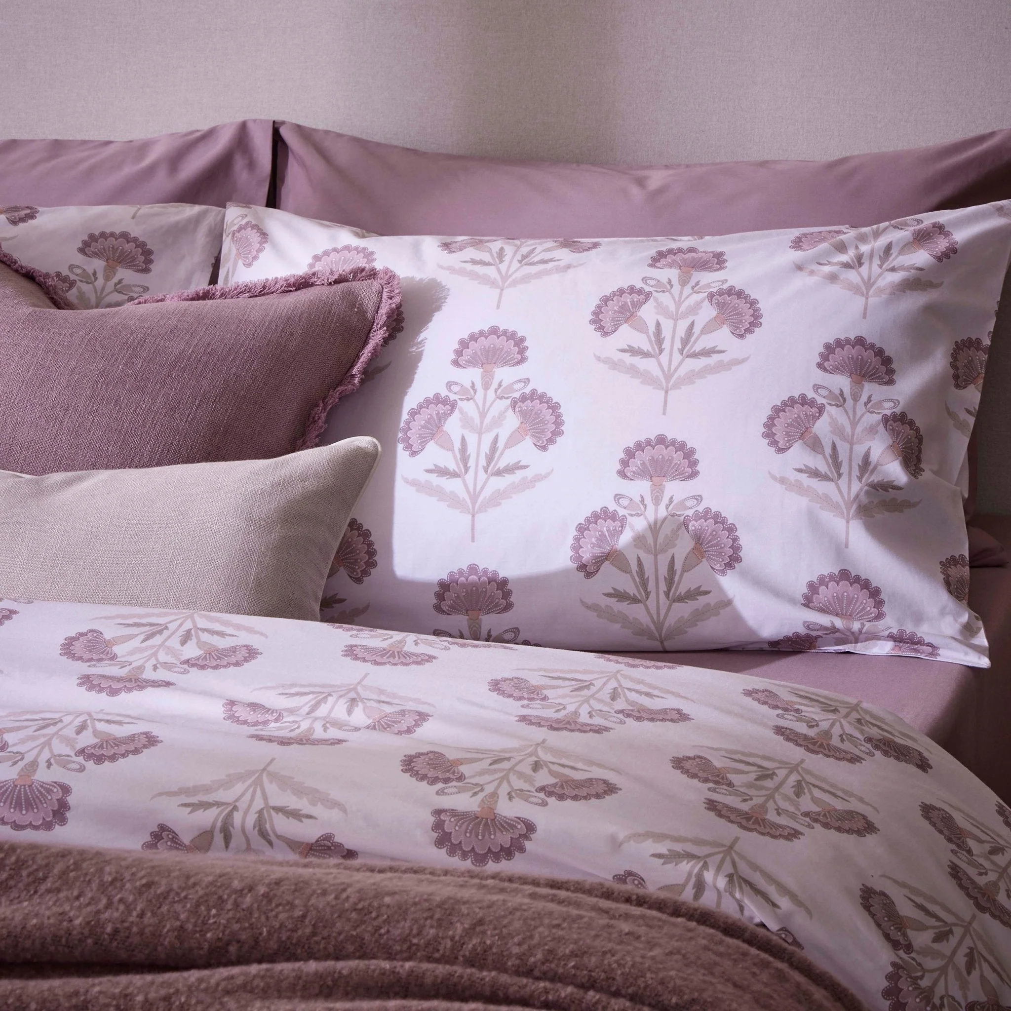 Kyoto 200 Thread Count Duvet Cover & Pillowcase Set - Lotus Flower - Heather - Image 2