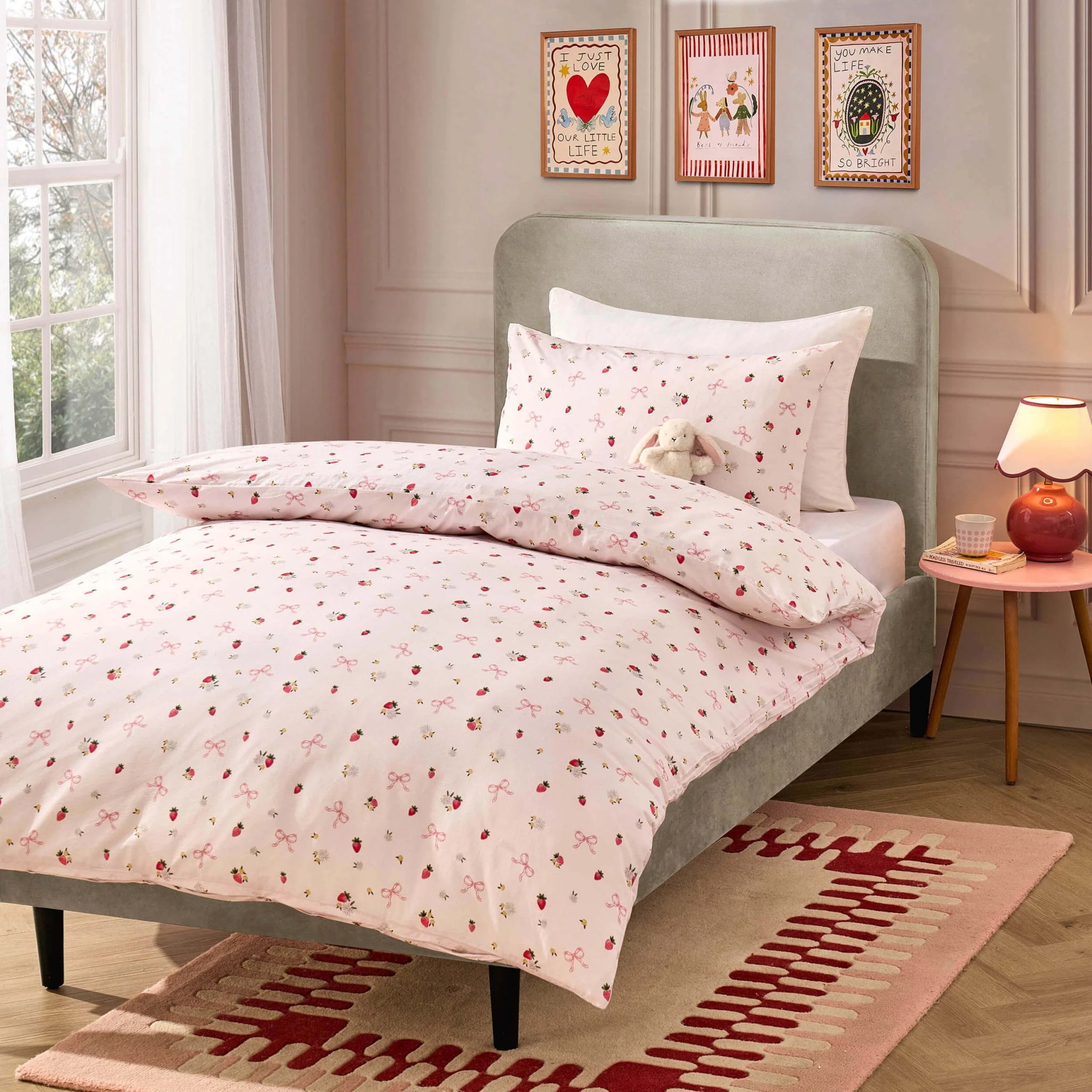 Layla 100% Cotton Strawberry Duvet Cover & Pillowcase set - Pink