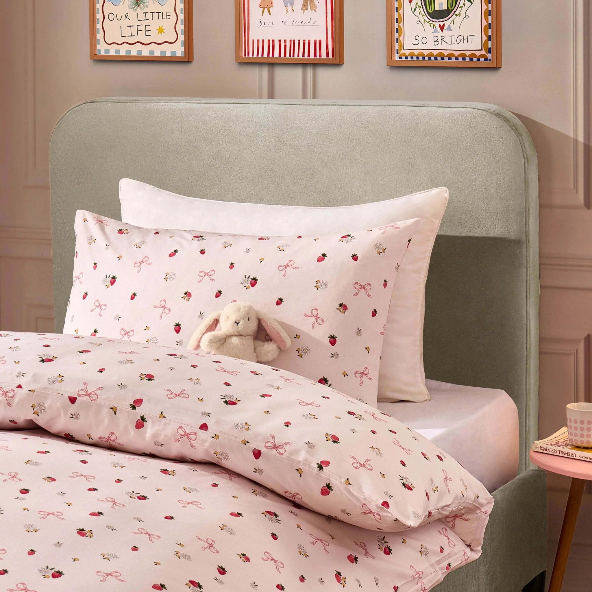 Layla 100% Cotton Strawberry Duvet Cover & Pillowcase set - Pink - Image 2