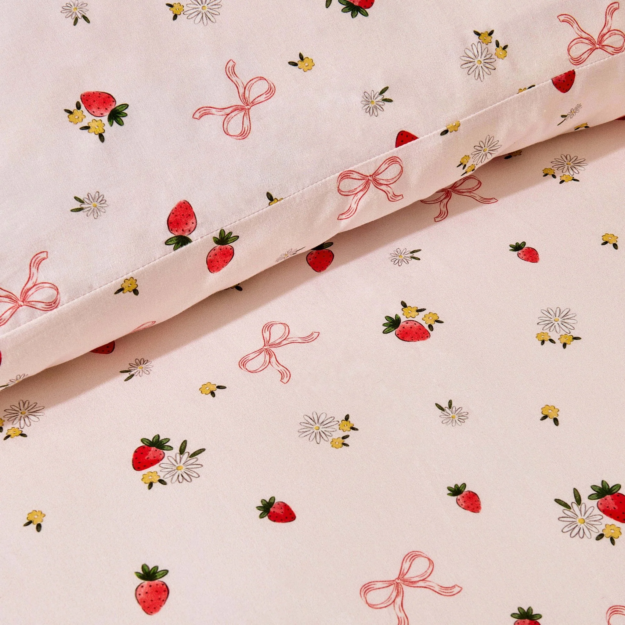 Layla 100% Cotton Strawberry Duvet Cover & Pillowcase set - Pink - Image 3