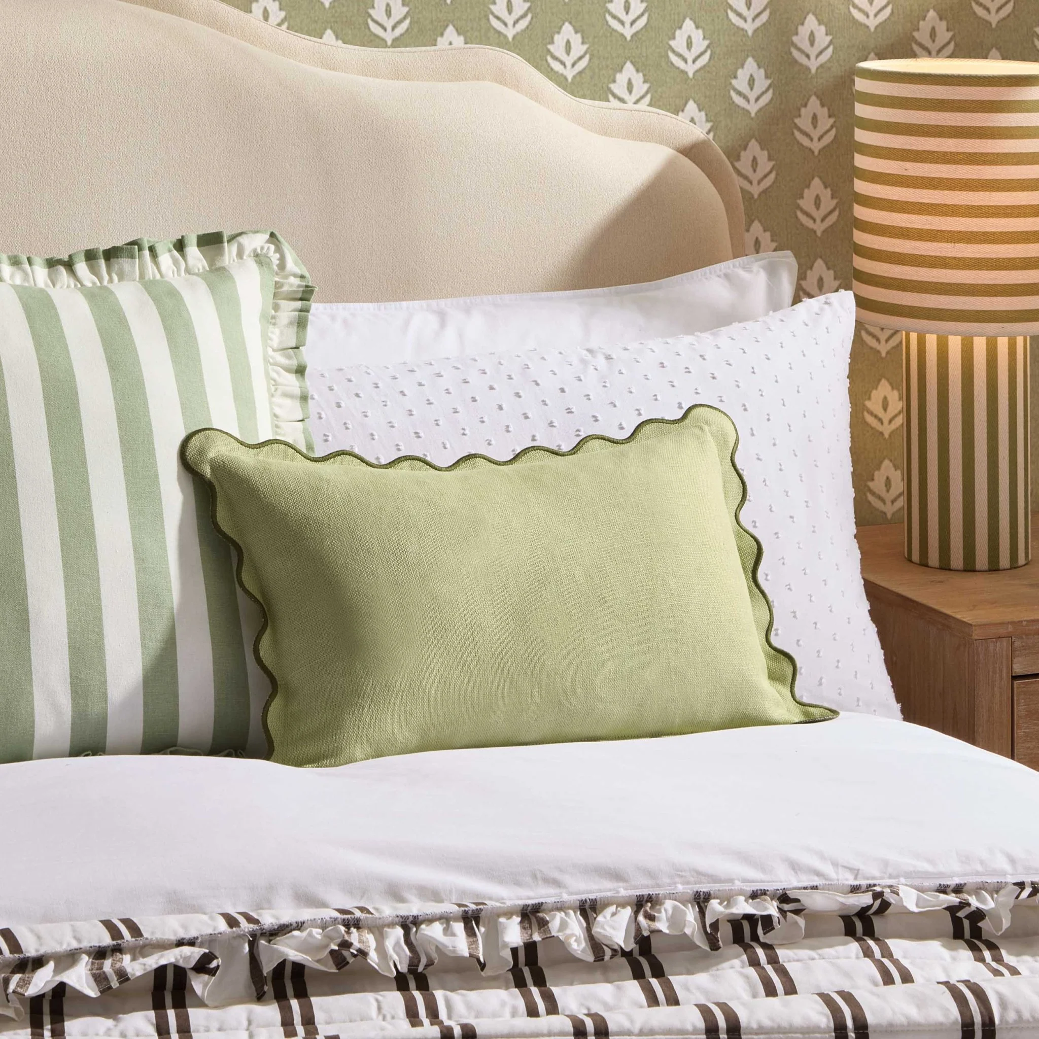 Linen Blend Scallop Edge Cushion Cover - Green - Image 2