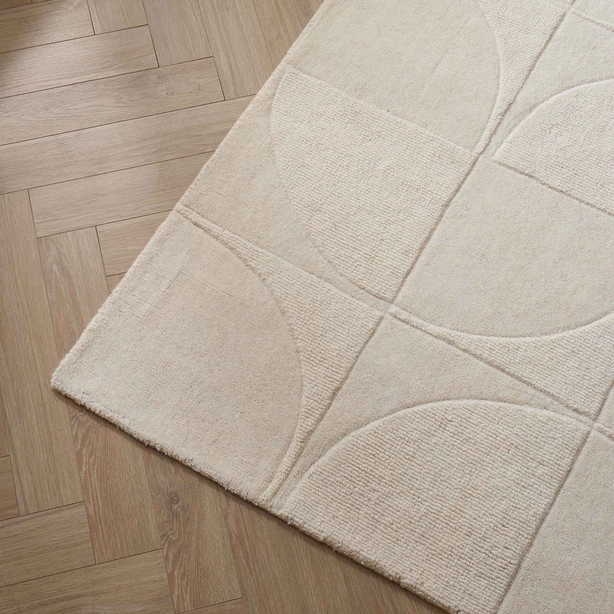 Liv Hand Woven Wool Geometric Pattern Rug - Off White - Image 4