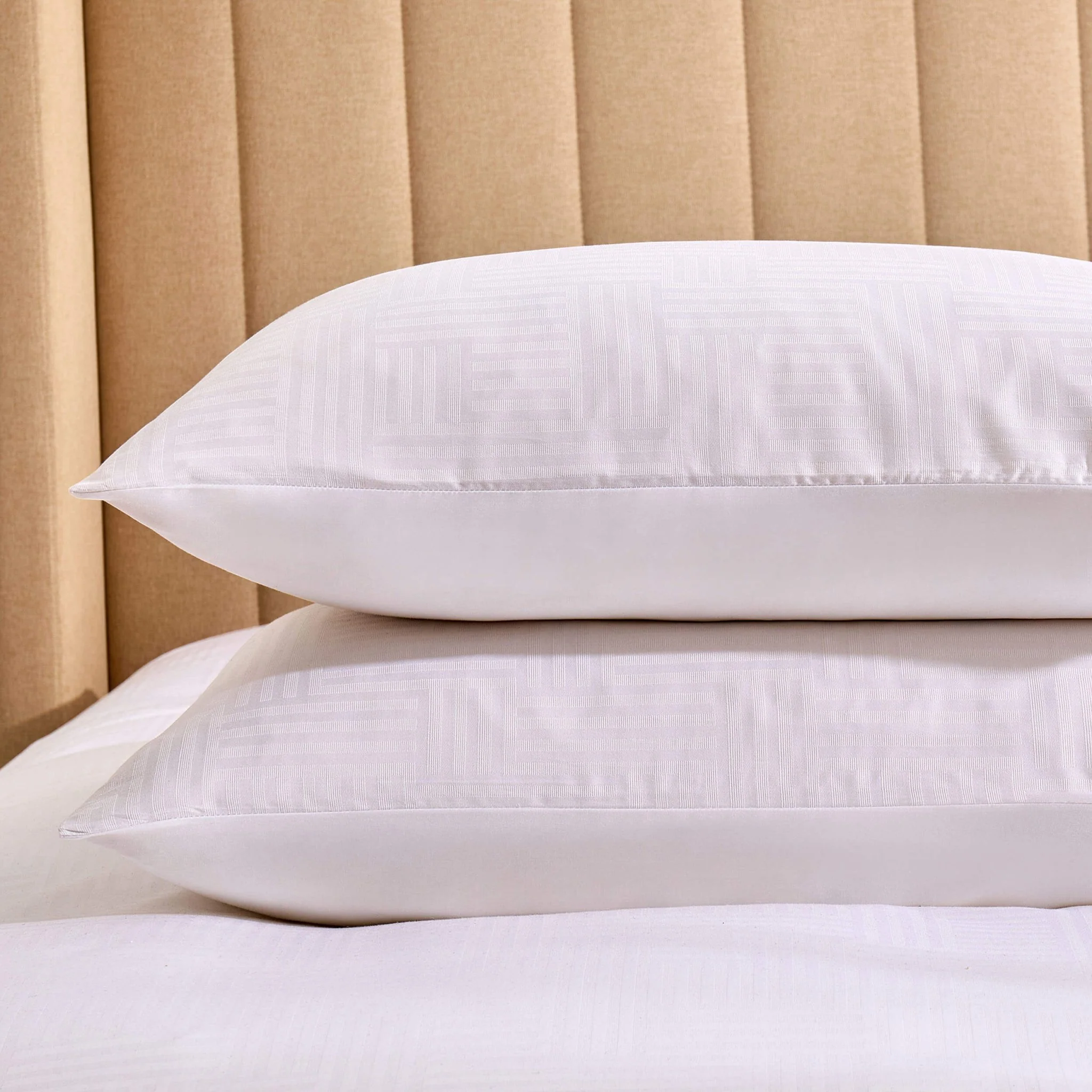 Lyla Feels Like Silk Lyocell Blend Jacquard Duvet Cover & Pillowcase Set - White - Image 7