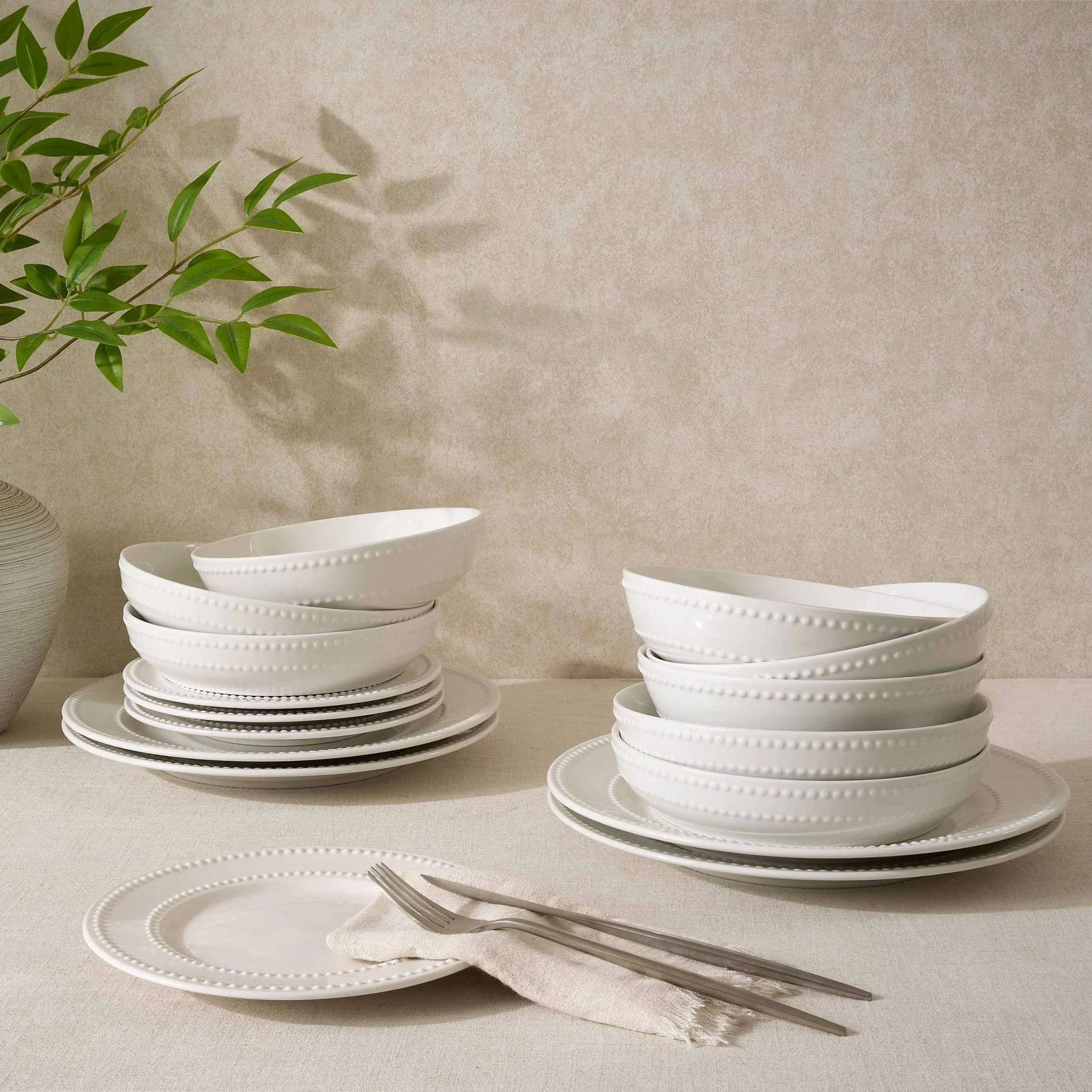 Margalo Beaded 16 Piece Dinner Set- White