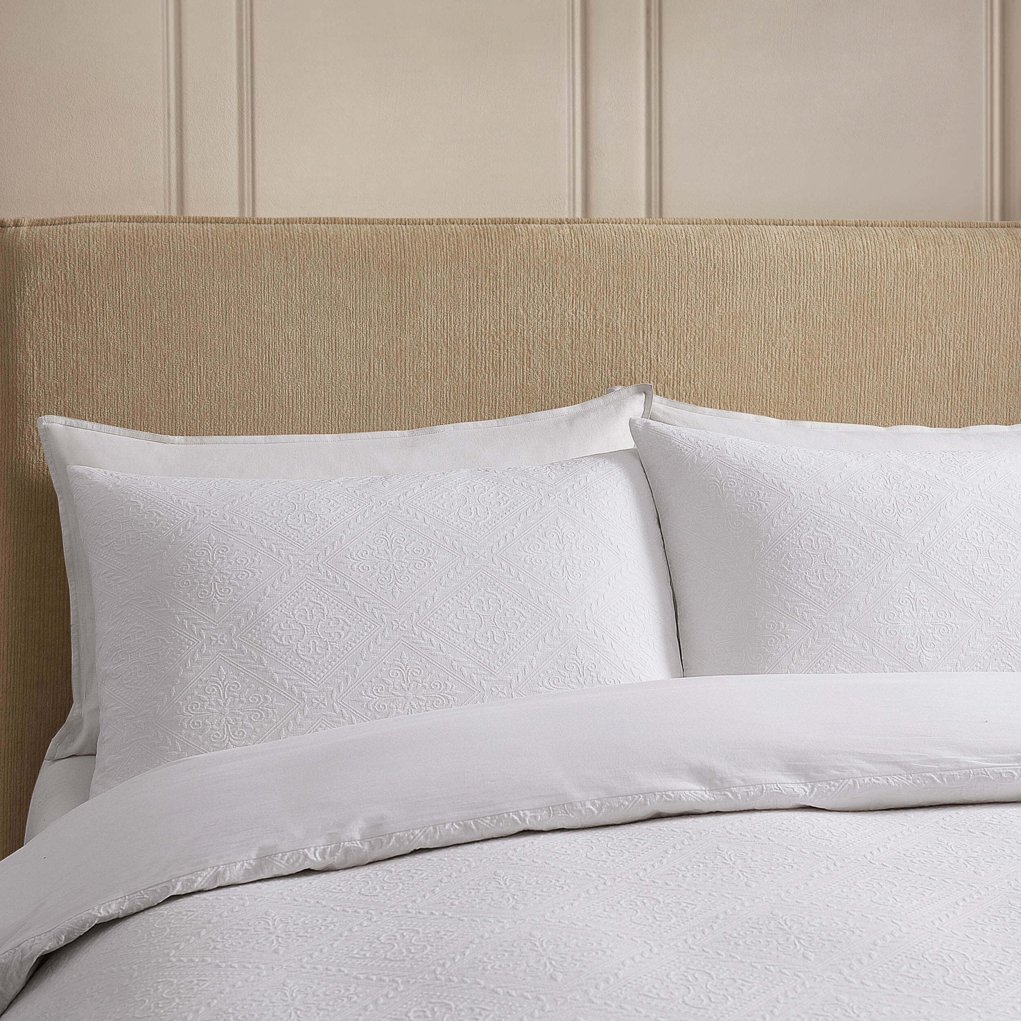 Margot 200 Thread Count Duvet Cover & Pillowcase Set - White - Image 4