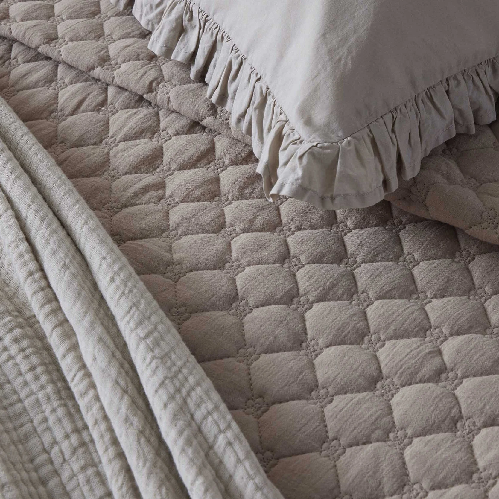 Marion 200 Thread Count Ruffle Edge Duvet Cover - Sand - Image 8