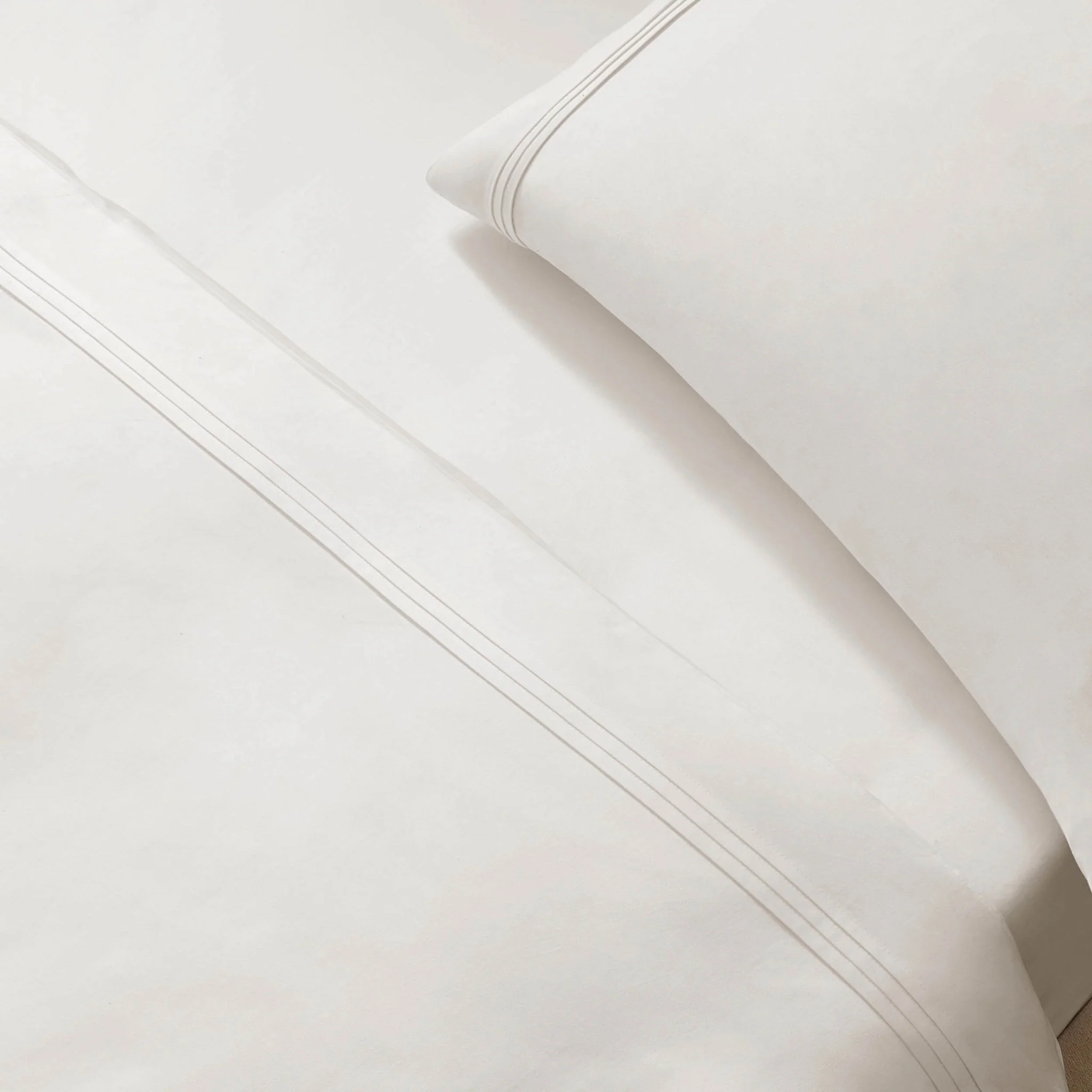 Marlowe 600 Thread Count Fitted Sheet - White - Image 2