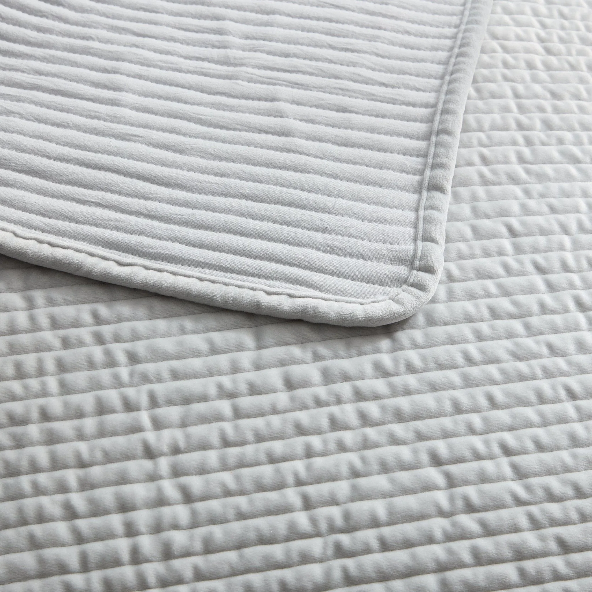Milan Velvet Bedspread 2.5 X 2.6m - Silver - Image 3