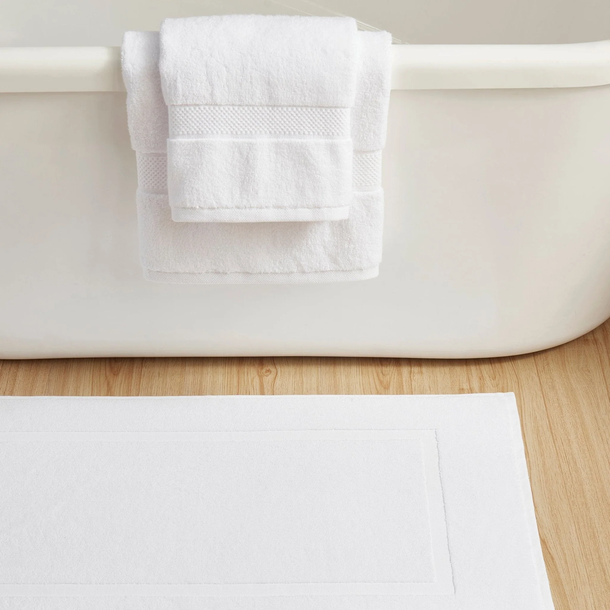 Milos Plain Picture Frame Bath Mat - White - Image 3