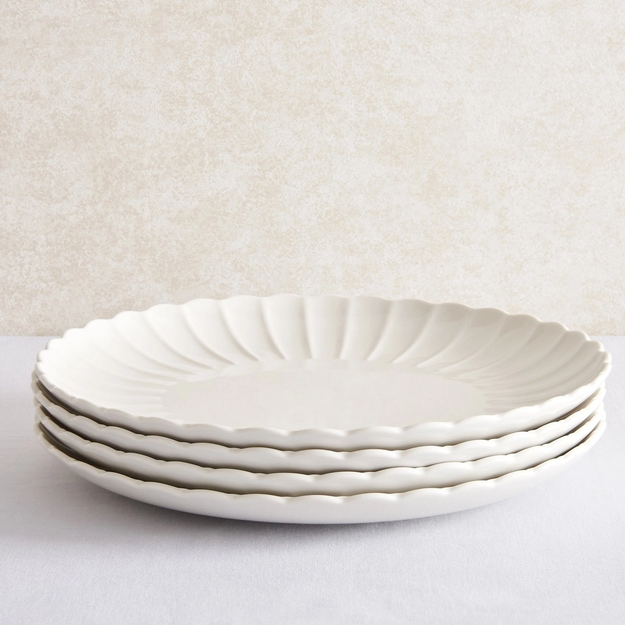 Mira Scalloped Set of 4 Dinner Plates - Off White