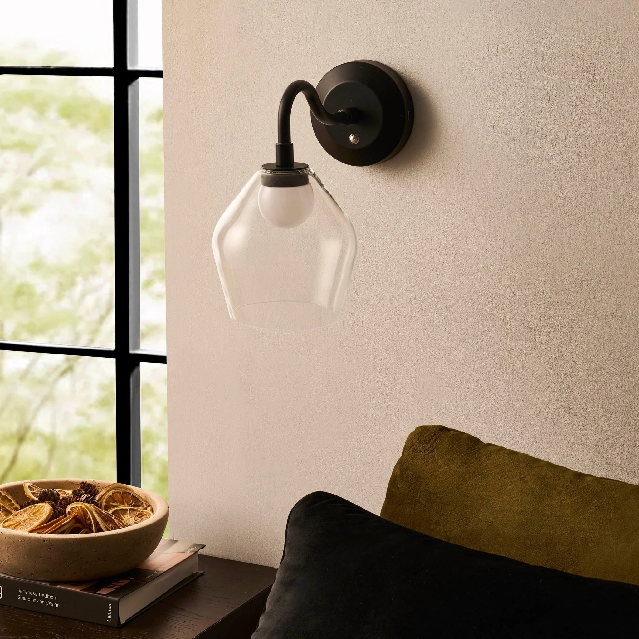 Morena Firefly LED Rechargeable Wall Light - Black - Image 2
