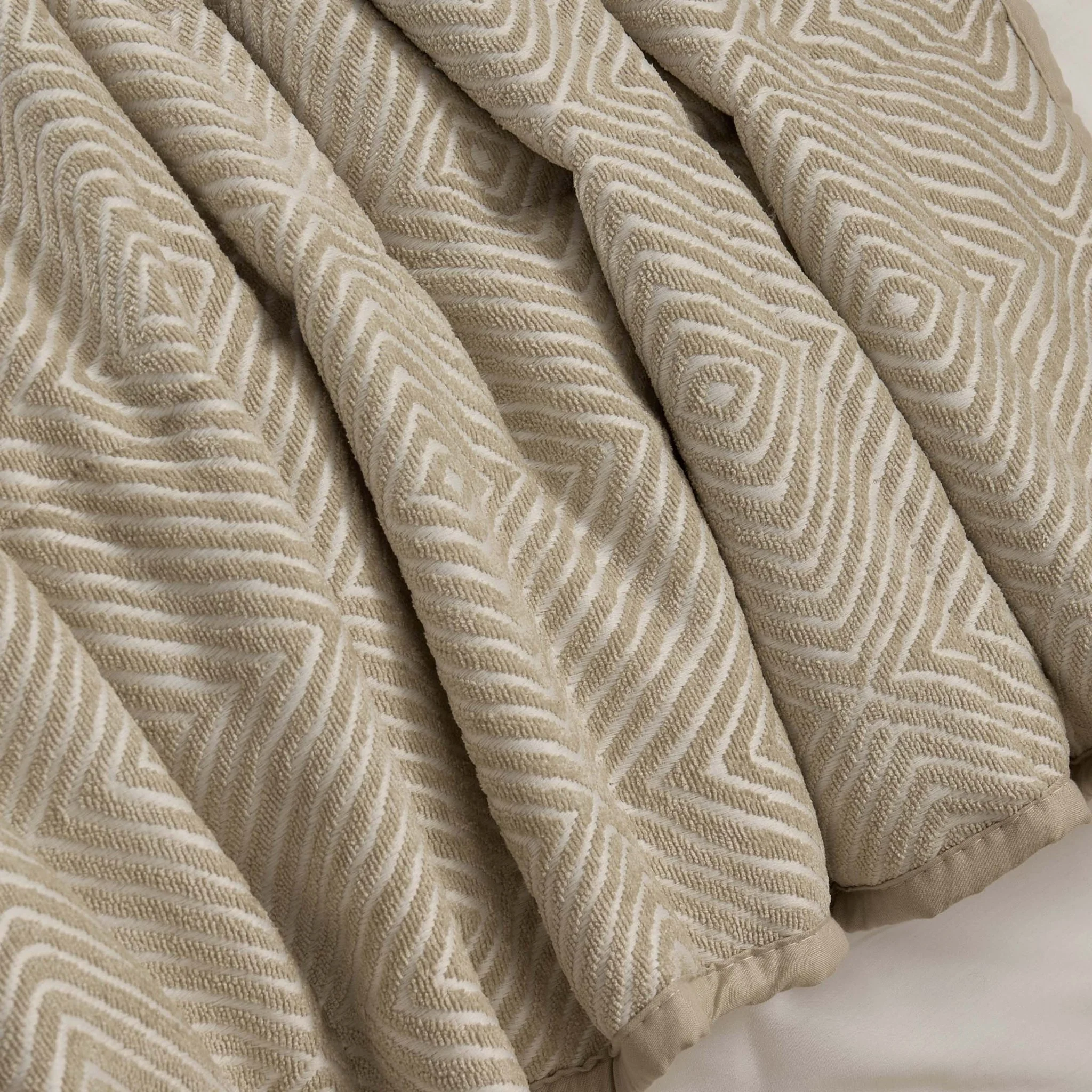 Nairobi Geo Chenille Stitch Quilt Bedspread - Taupe/White - Image 3