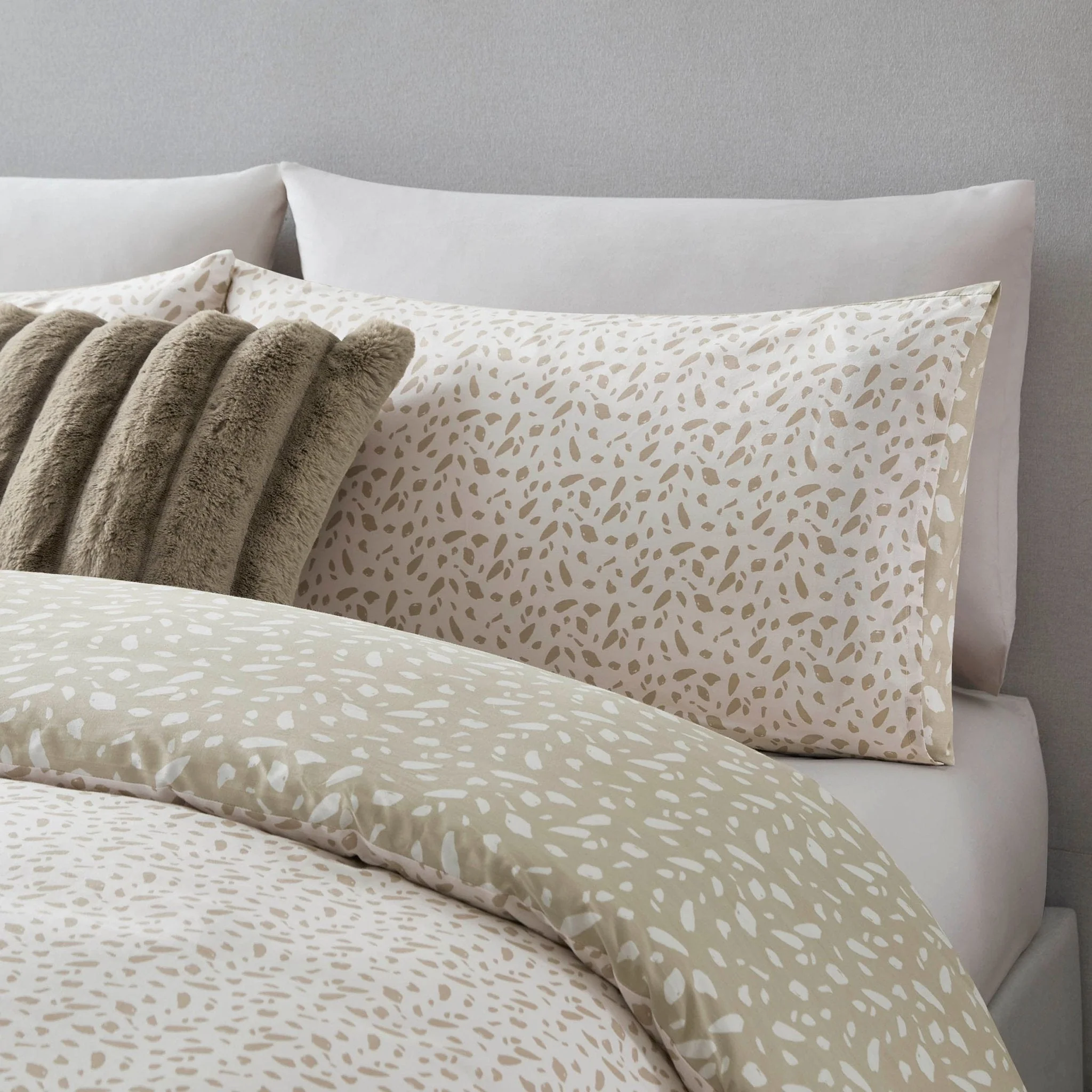 Nala 200 Thread Count Reversible Duvet Cover & Pillowcase Set - Animal Print - Natural