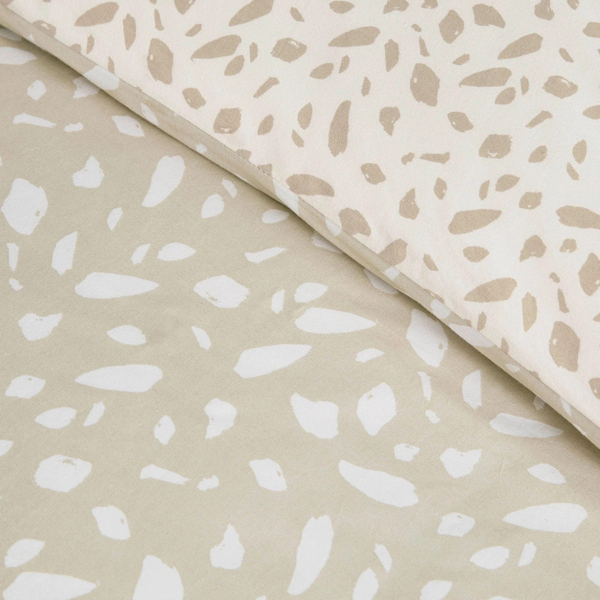 Nala 200 Thread Count Reversible Duvet Cover & Pillowcase Set - Animal Print - Natural - Image 3