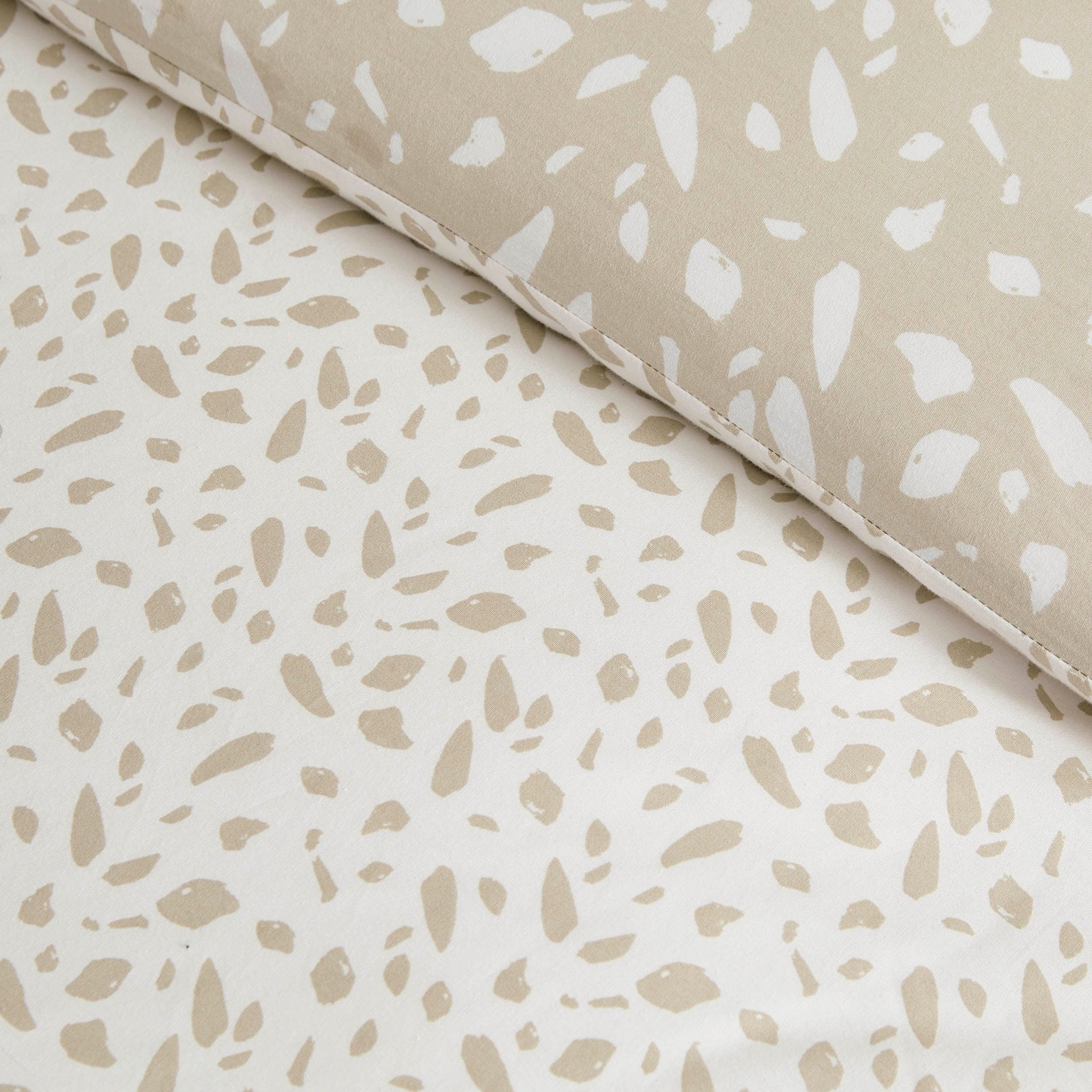 Nala 200 Thread Count Reversible Duvet Cover & Pillowcase Set - Animal Print - Natural - Image 6