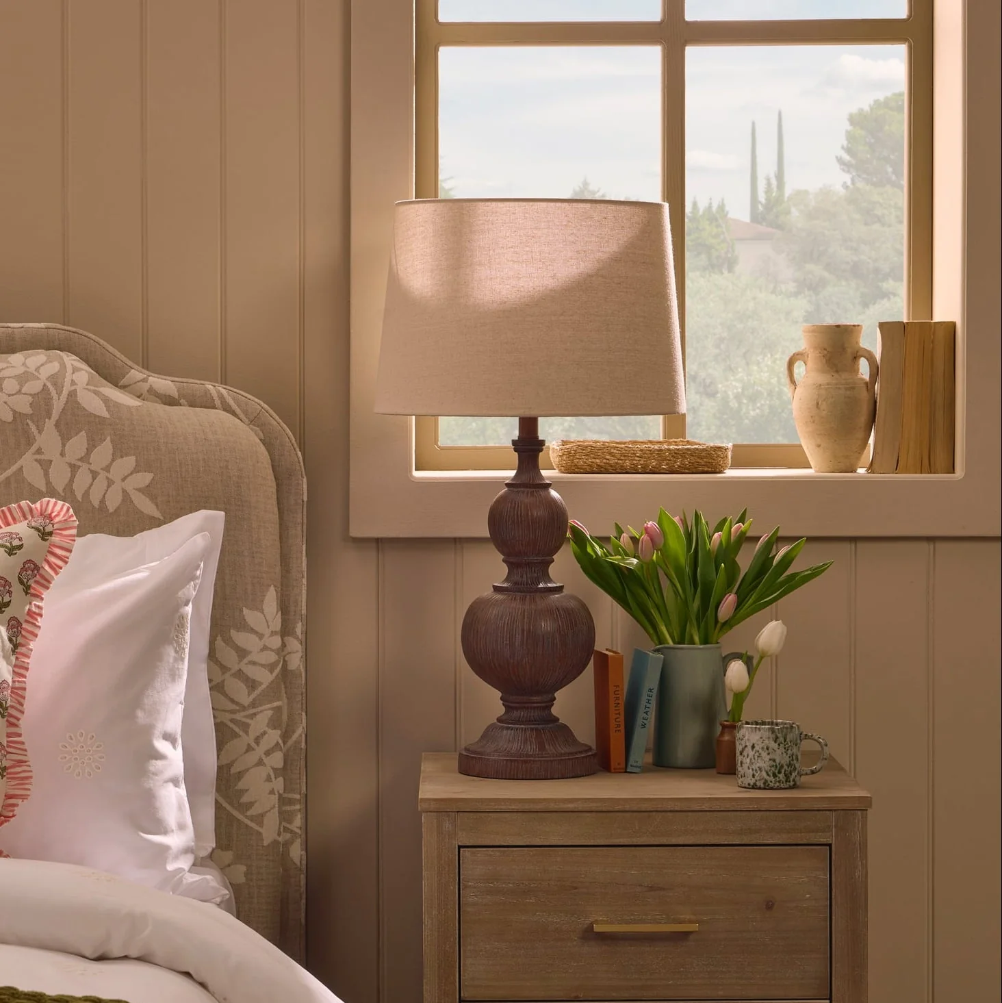 Nina XL Traditional Table Lamp - Natural - Image 3