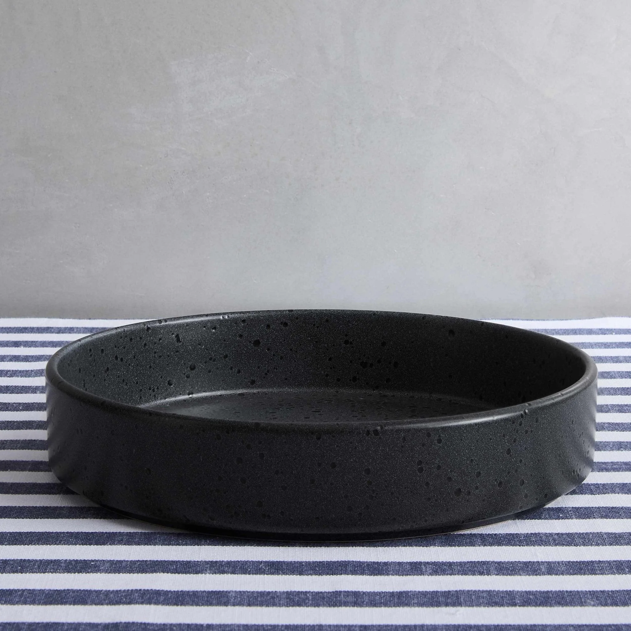 Nori Stoneware Serving Bowl - Speckled Black