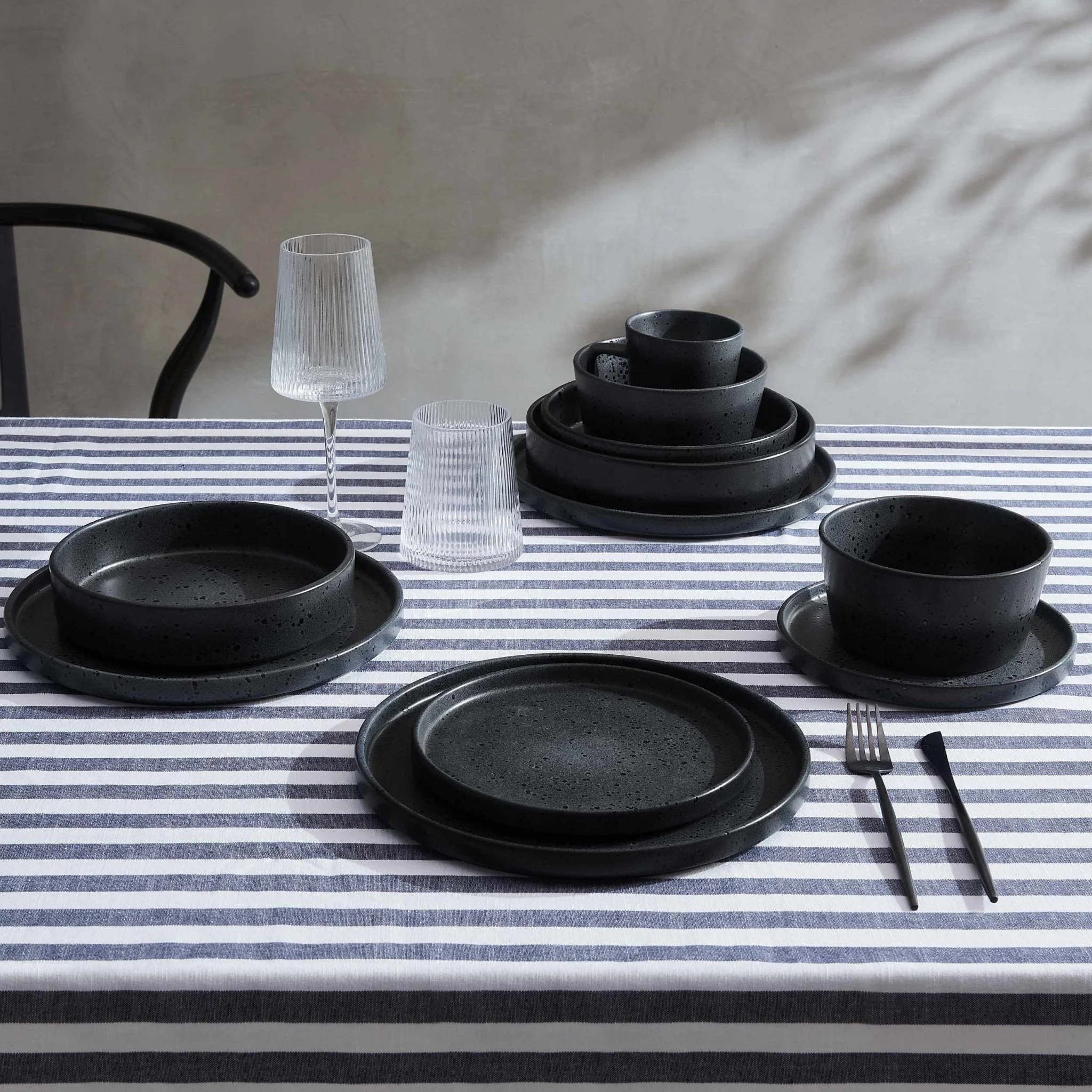 Nori Stoneware Serving Bowl - Speckled Black - Image 3