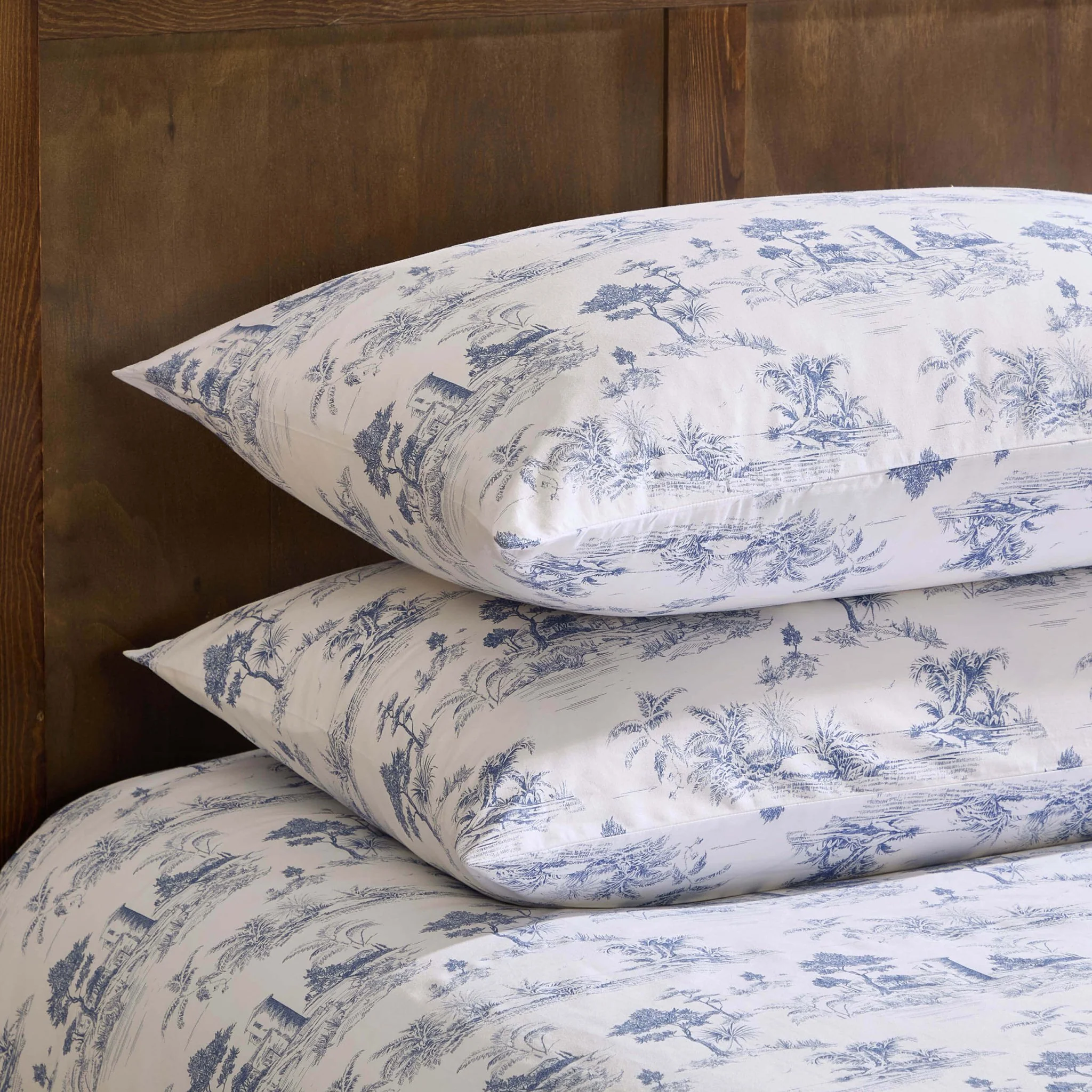 Ophelia Toile Print 100% Cotton 200 Thread Count Duvet Cover & Pillowcase Set - Light Blue - Image 6