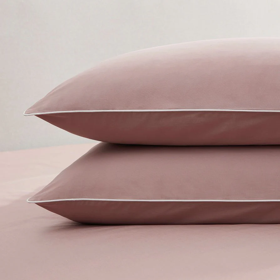 Pair of Cambridge Pillowcases - 200 Thread Count - Cotton - Dusky Rose