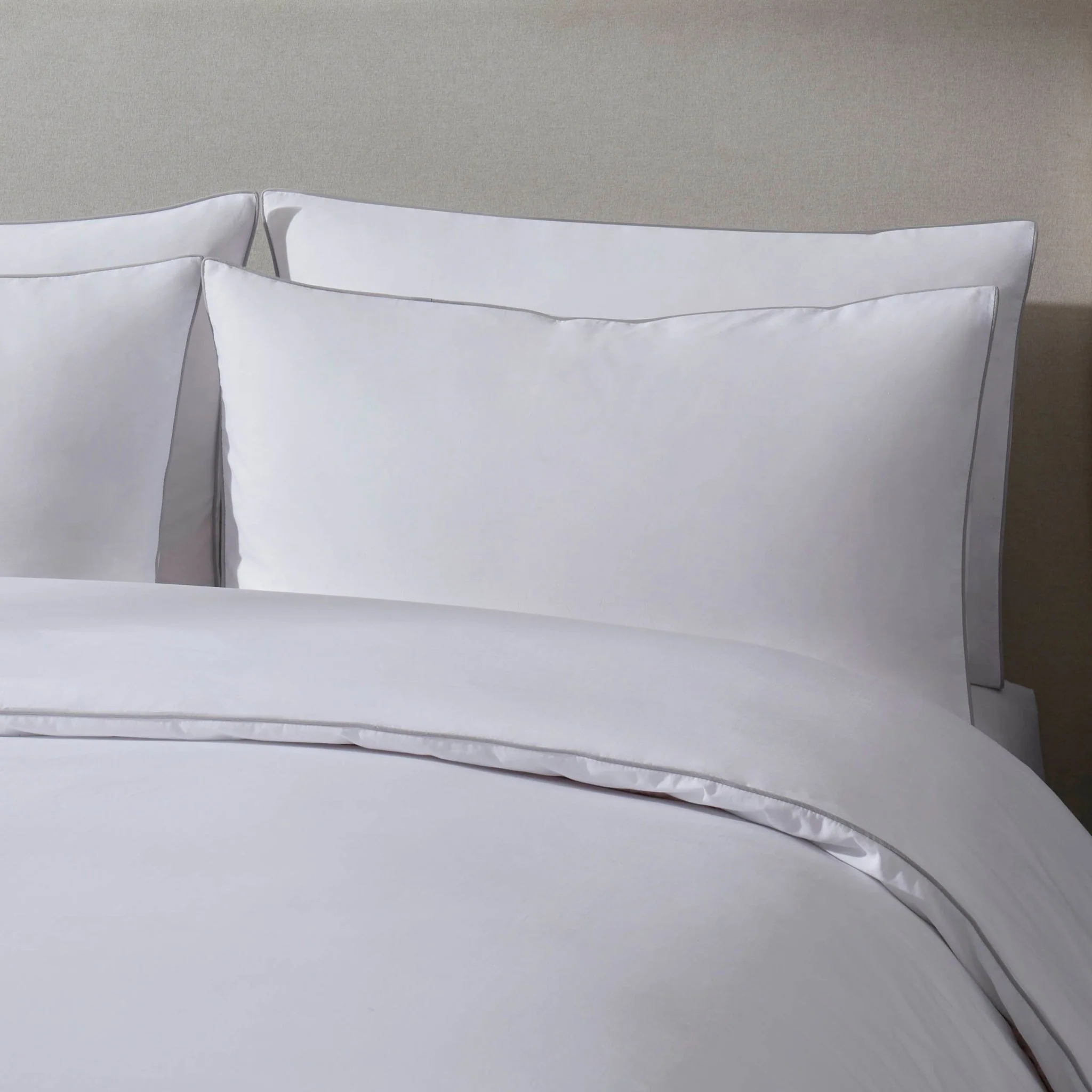 Pair of Cambridge Pillowcases - 200 Thread Count - Cotton - White/Grey - Image 3