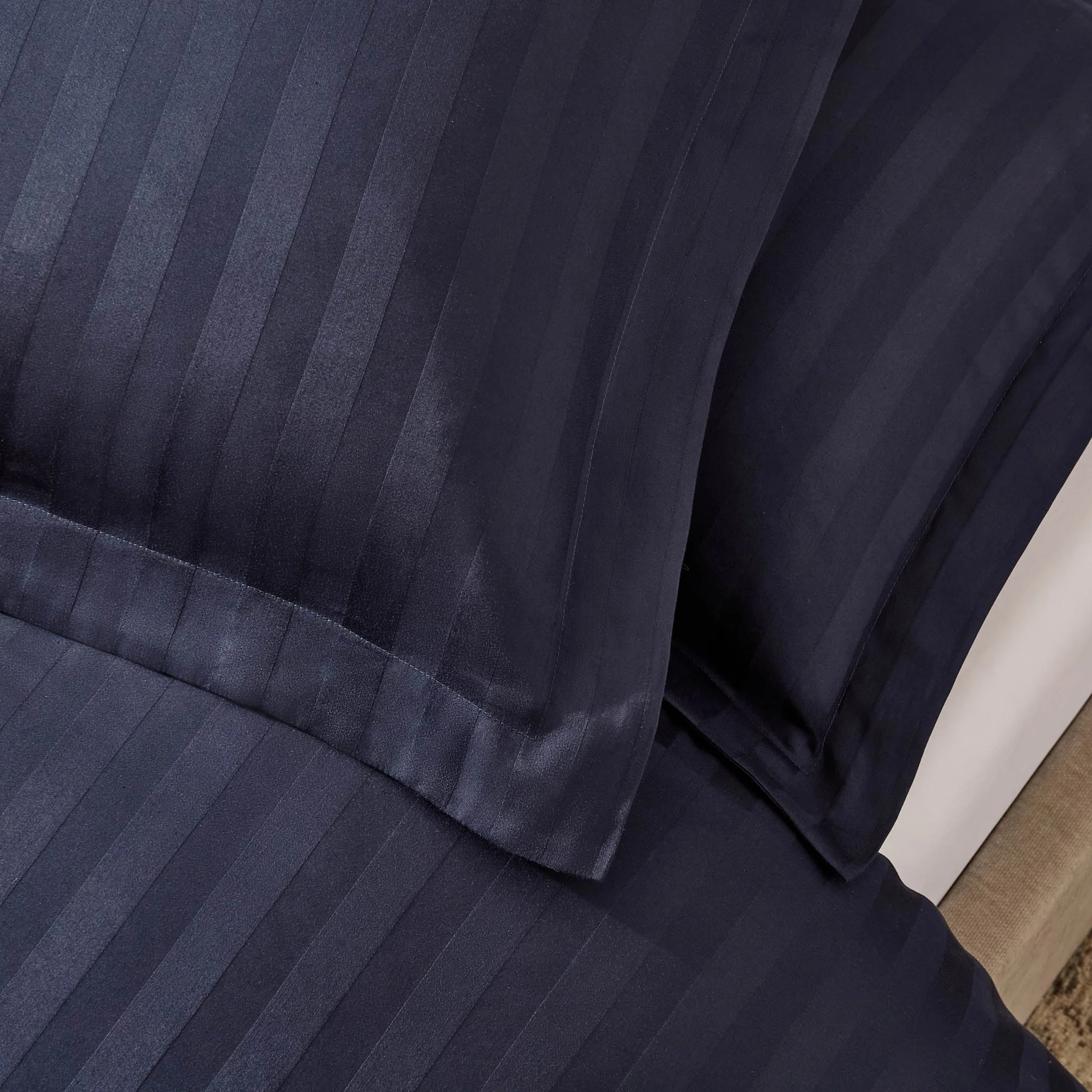 Pair of Hotel Satin Stripe 200 Thread Count Oxford Pillowcases - Navy - Image 4