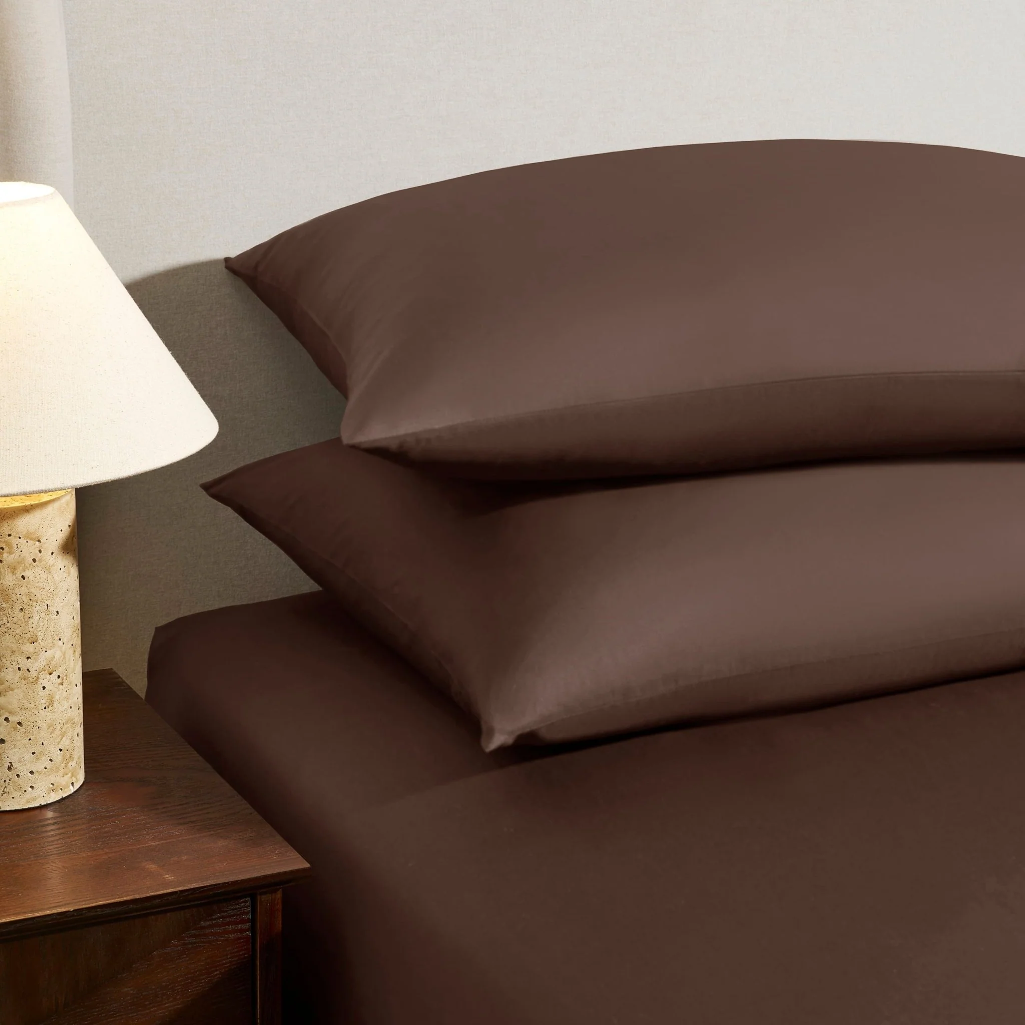 Pair of Plain-Dye Classic Pillowcases - 200 Thread Count - Chocolate