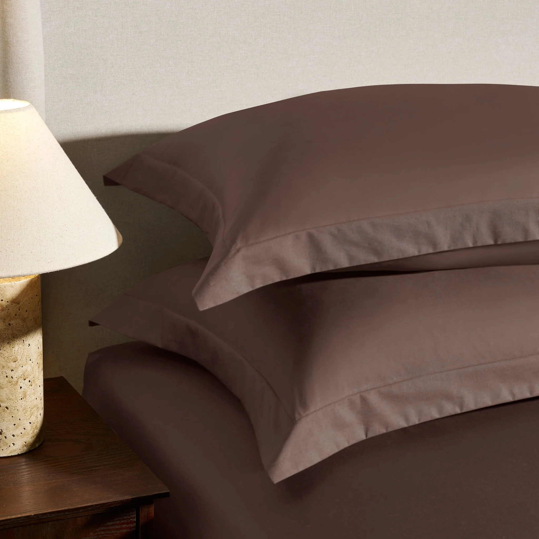 Pair of Plain-Dye Oxford Pillowcases - 200 Thread Count - Chocolate