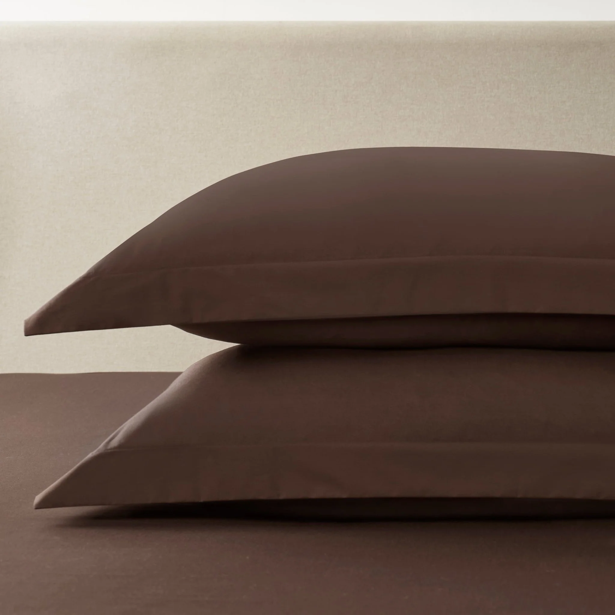 Pair of Plain-Dye Oxford Pillowcases - 200 Thread Count - Chocolate - Image 2