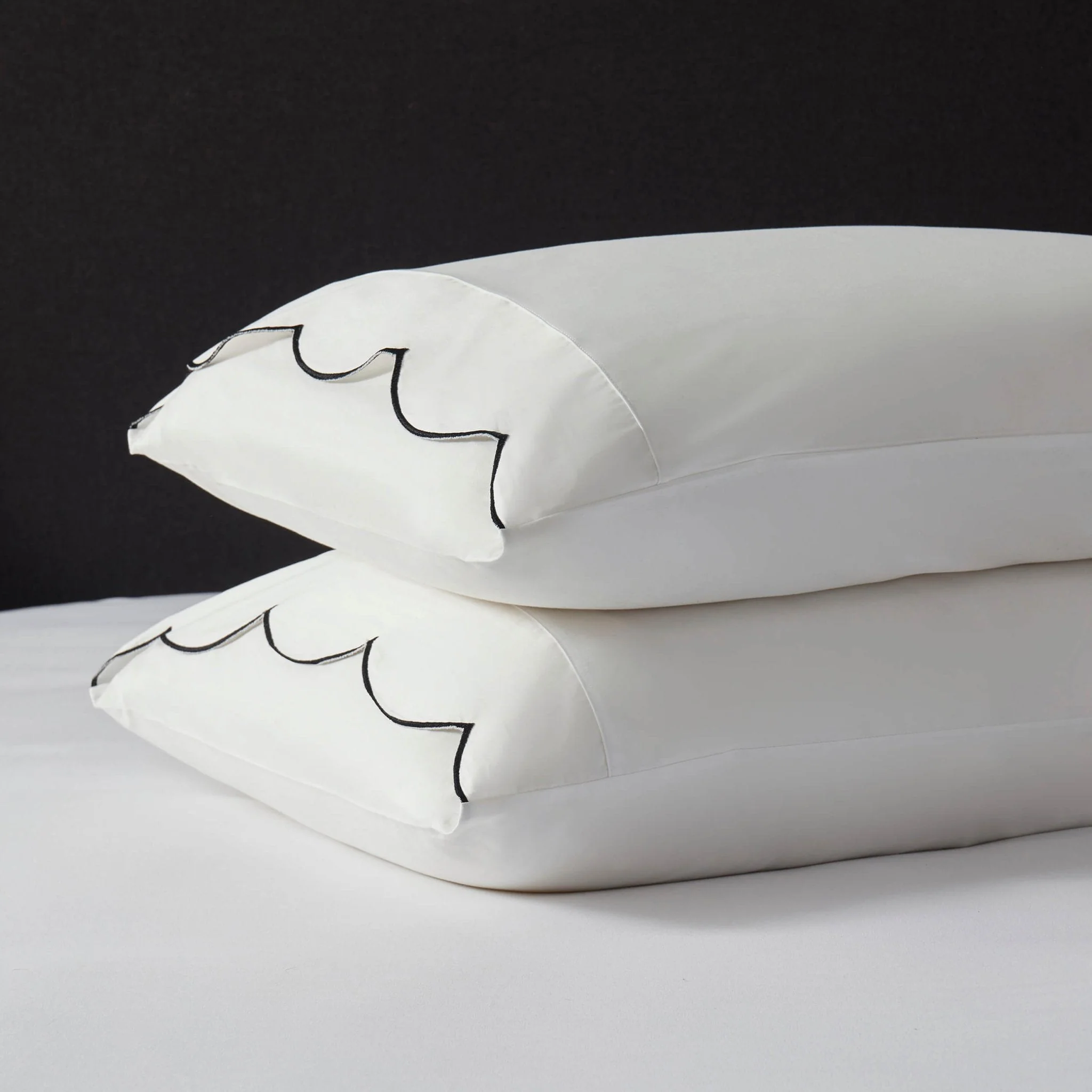 Pair of Simone Scallop Embroidered Edge Classic Pillowcase - Off White/Black