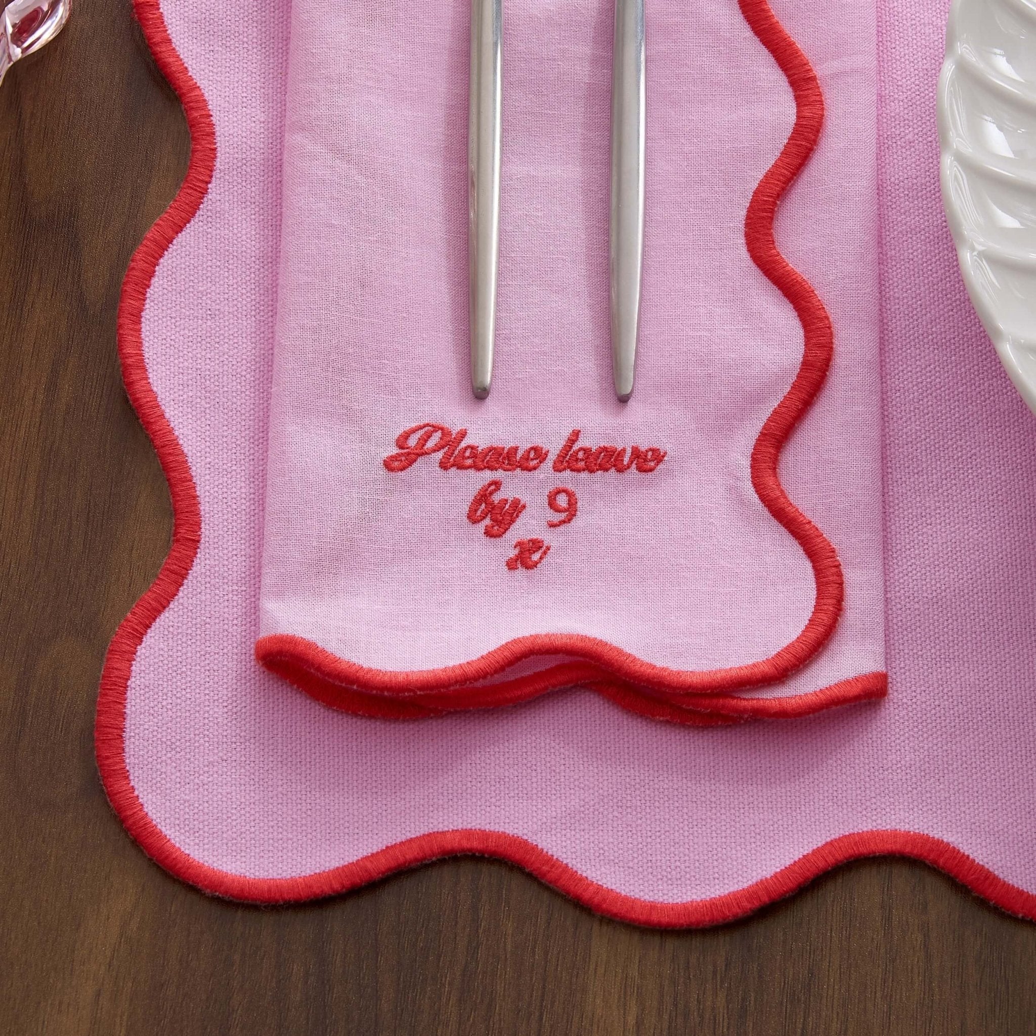Please leave by 9 Scallop Edge Set of 4 Napkins - Pink/Red