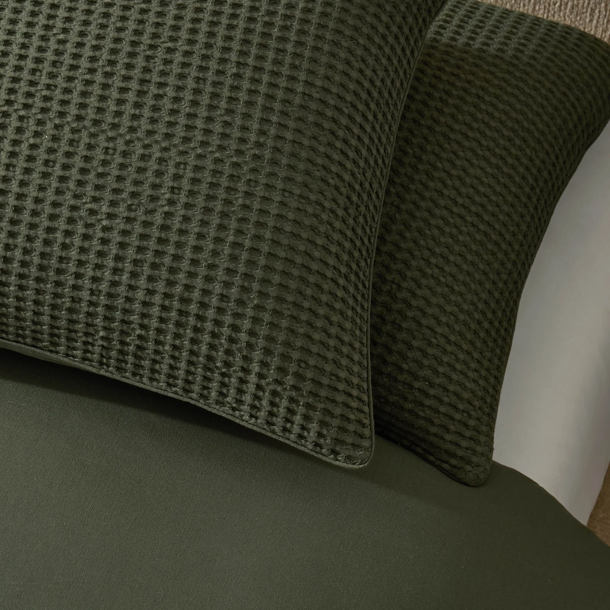 Portofino Waffle 100% Cotton Pair of Pillowcases 200 Thread Count - Forest Green - Image 4