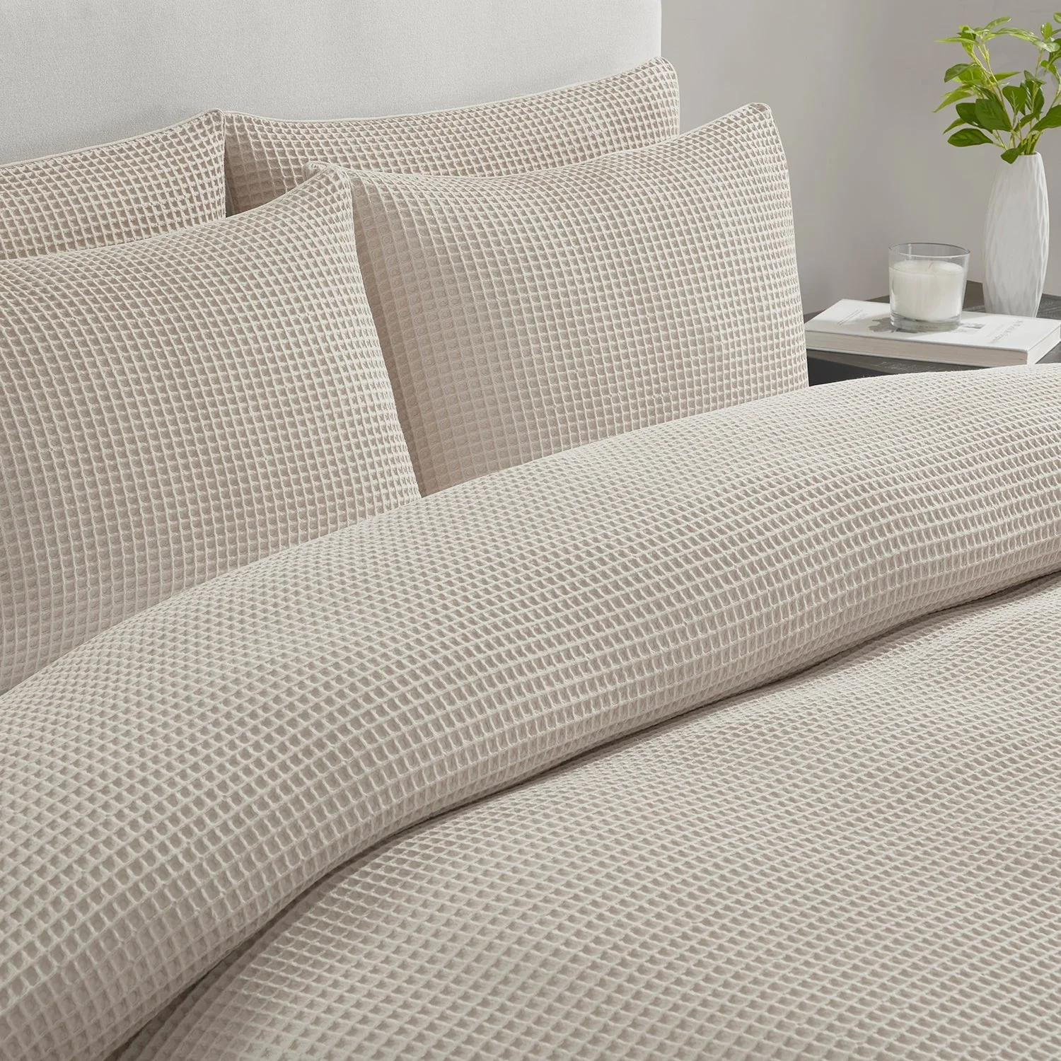 Portofino Waffle 100% Cotton Pair of Pillowcases 200 Thread Count - Natural - Image 4
