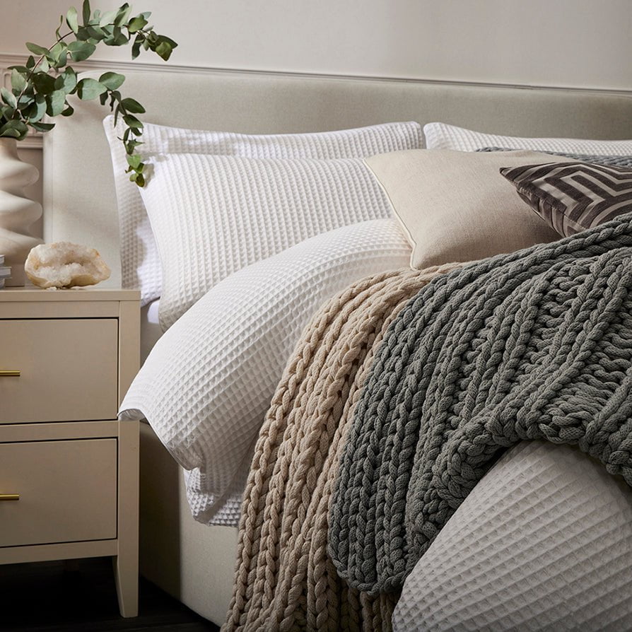 Portofino Waffle 100% Cotton Pair of Pillowcases 200 Thread Count - White - Image 7