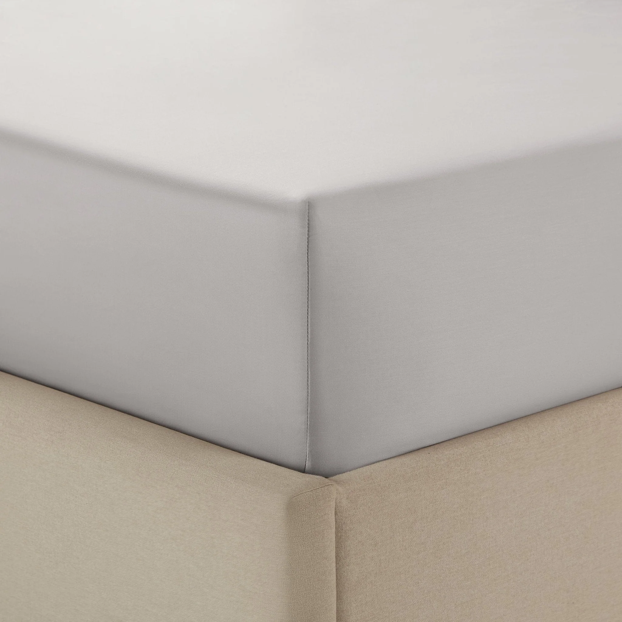 Regent 100% Cotton Fitted Sheet 400 Thread Count - Grey