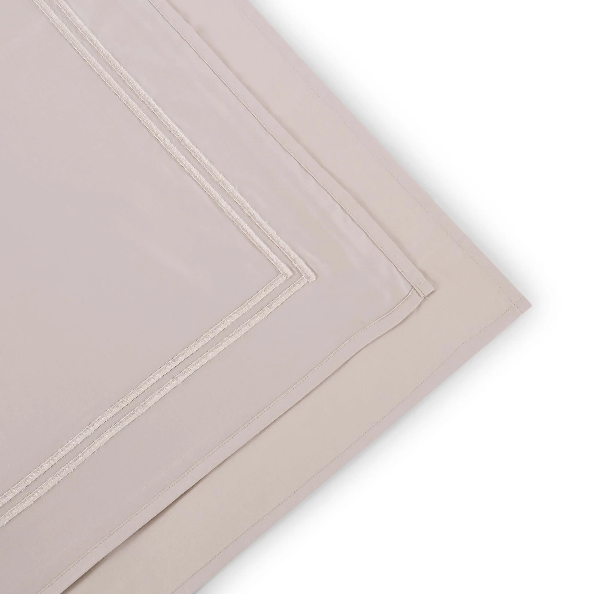 Regent 100% Cotton Rectangle Tablecloth 400 Thread Count - Champagne - Image 3