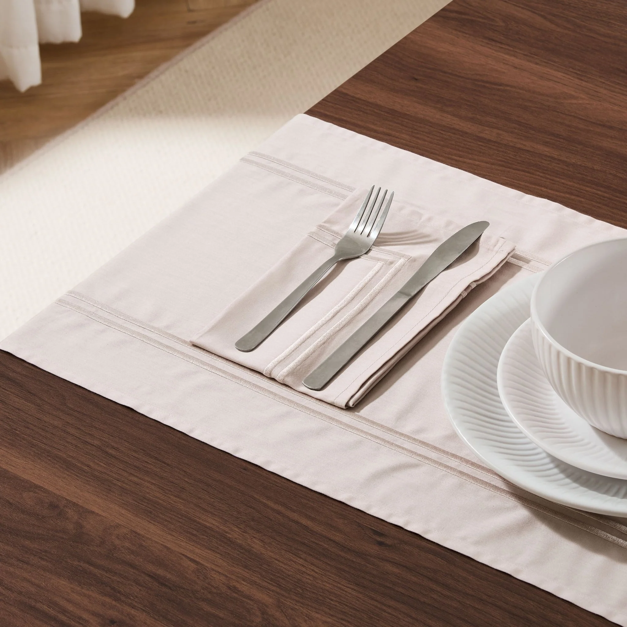 Regent 100% Cotton Set of 4 Napkins 400 Thread Count - Champagne