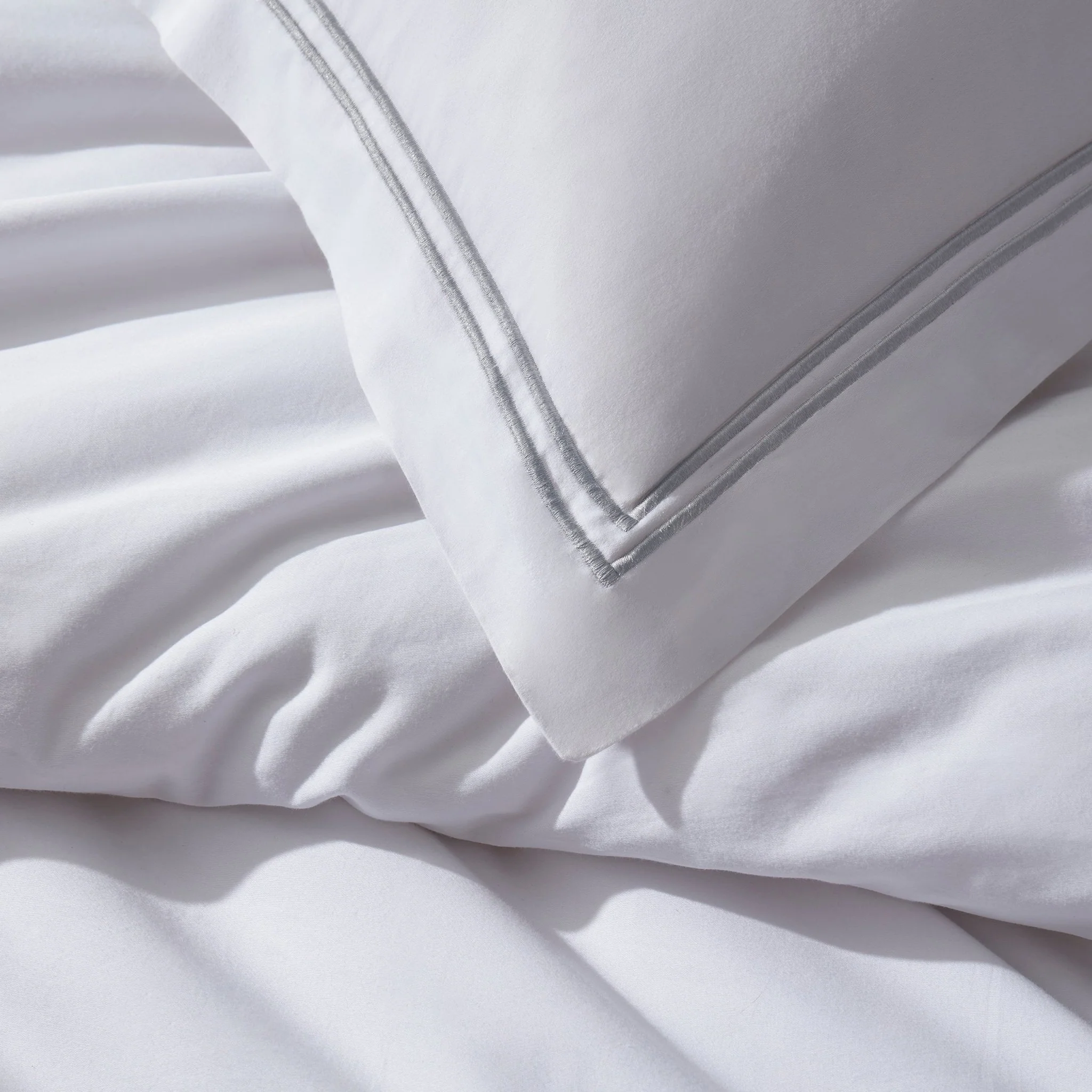 Regent Embroidered 100% Cotton Duvet Cover 400 Thread Count - Grey - Image 4