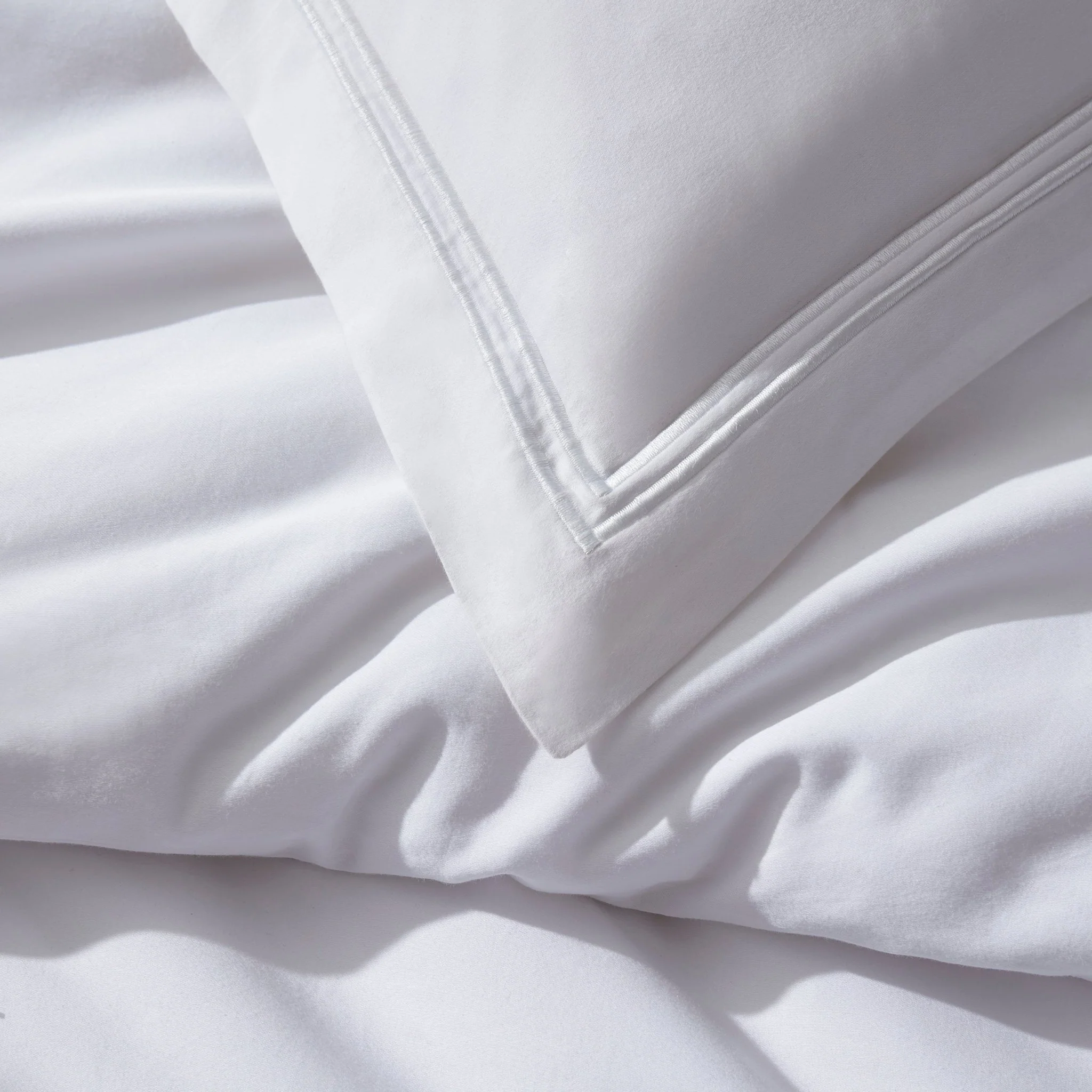 Regent Embroidered 100% Cotton Duvet Cover 400 Thread Count - White - Image 2