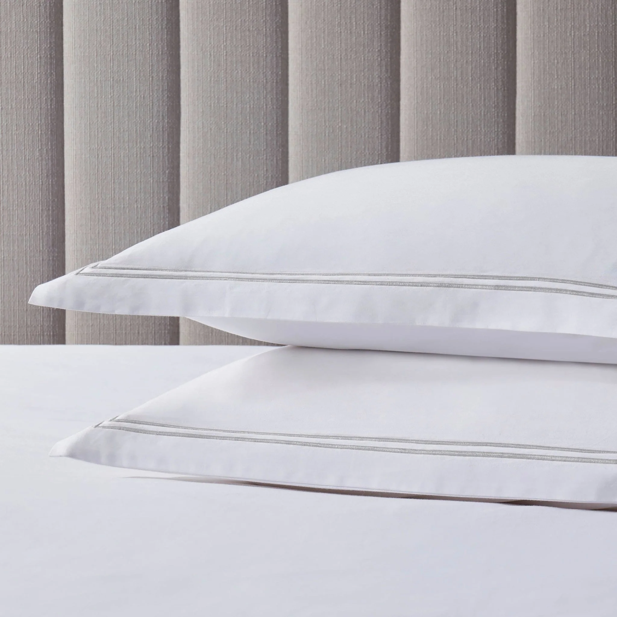 Regent Embroidered 100% Cotton Pair of Oxford Pillowcases 400 Thread Count - Grey
